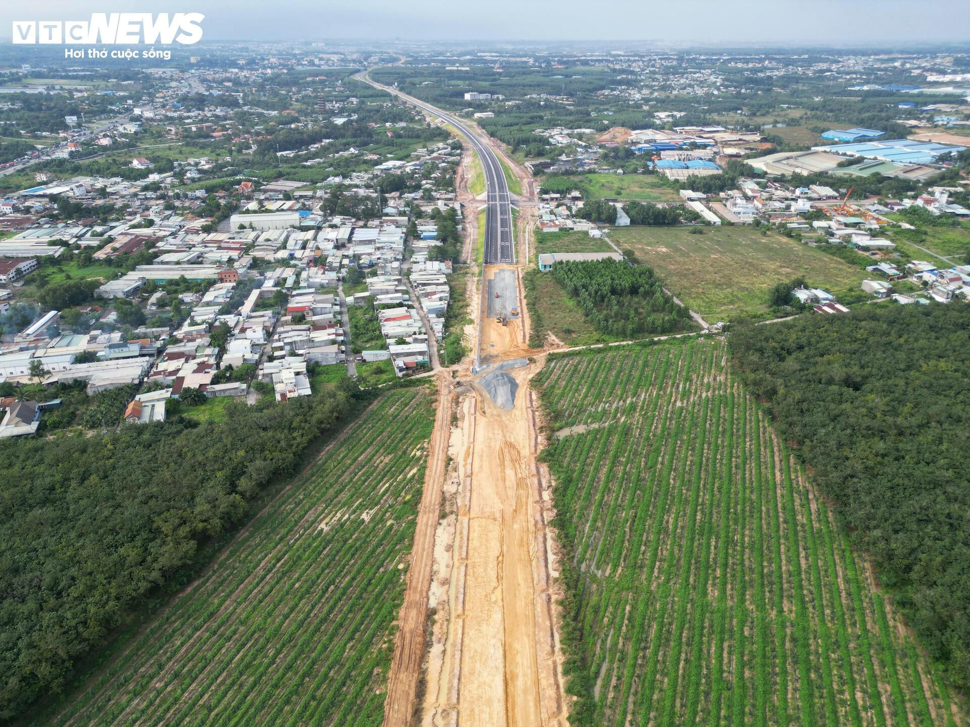 ខណៈថ្ងៃបើកដំណើរការជិតមកដល់ តើផ្លូវល្បឿនលឿន Bien Hoa - Vung Tau ឆ្លងកាត់ Dong Nai យ៉ាងដូចម្តេច? - ១