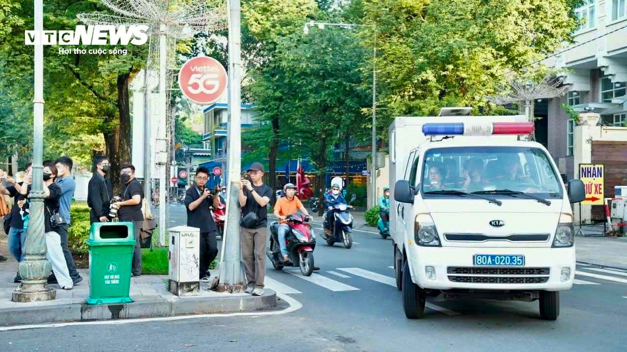 Hình ảnh Hoa hậu Thuỳ Tiên, Quang Linh Vlogs, Hằng Du Mục và đồng phạm tại tòa - 2