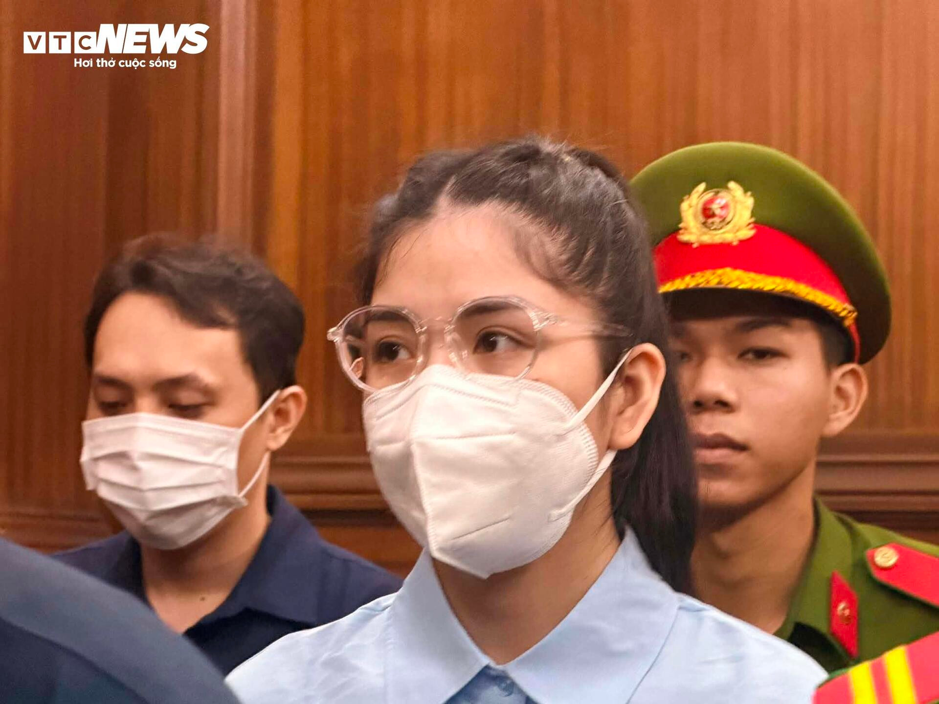 Hình ảnh Hoa hậu Thuỳ Tiên, Quang Linh Vlogs, Hằng Du Mục và đồng phạm tại tòa - 10