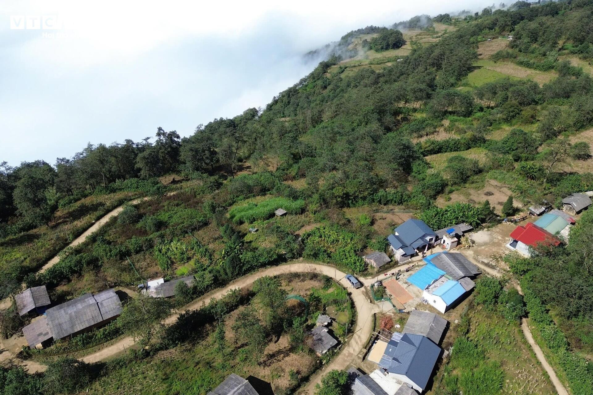 Y Tý vào mùa mây đẹp nhất, thôn Ngải Thầu Thượng hóa biển trắng cuộn trào - 12