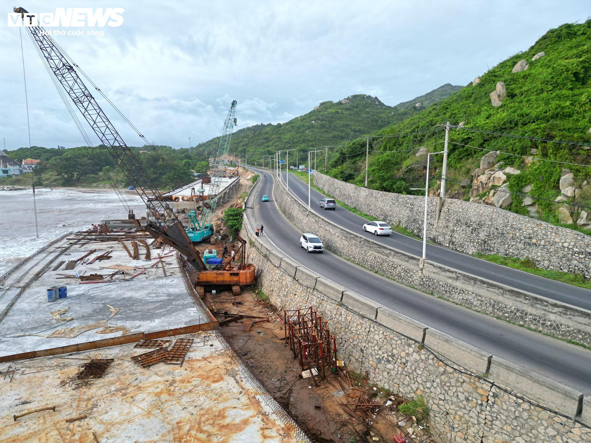 Tấp nập thi công đường ven biển 7.000 tỷ nối TP.HCM - Lâm Đồng - 11