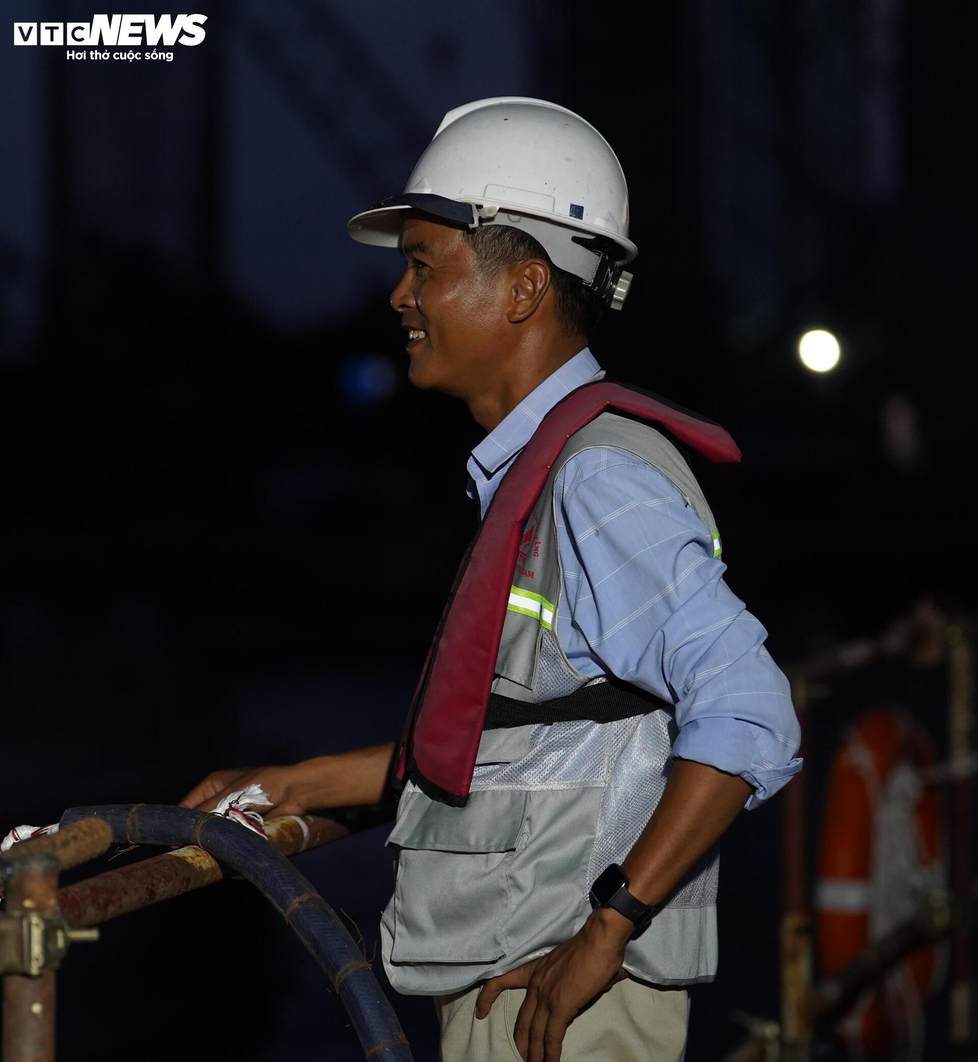 Výstavba mostu Can Tho - Vinh Long - 2 pokračovala přes noc