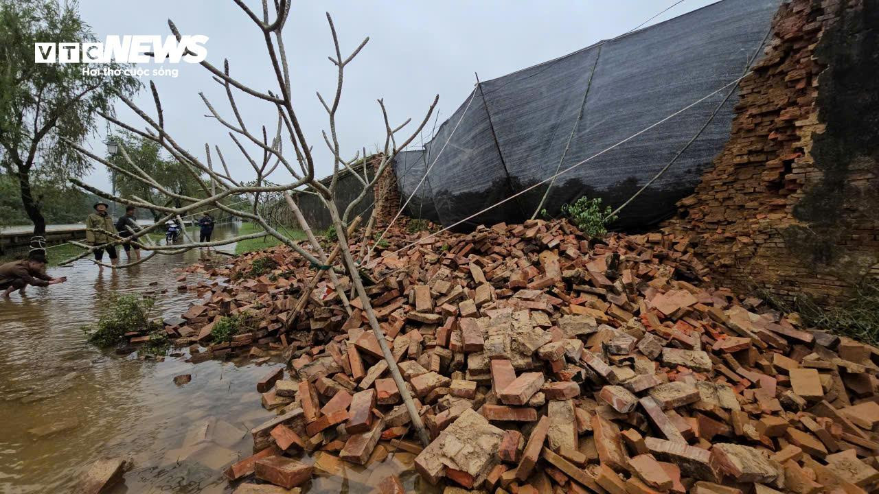 Cảnh hư hại trên Hoàng thành triều Nguyễn sau đợt mưa lũ lịch sử - 8