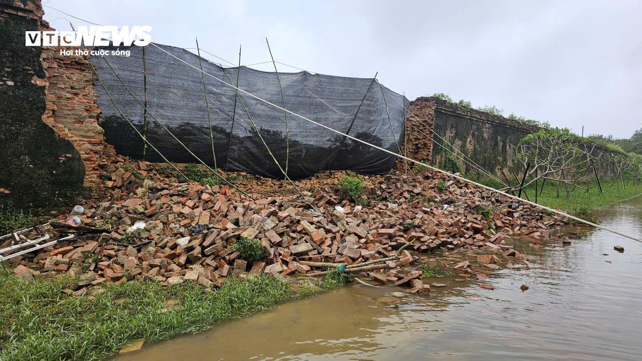 Cảnh hư hại trên Hoàng thành triều Nguyễn sau đợt mưa lũ lịch sử - 2