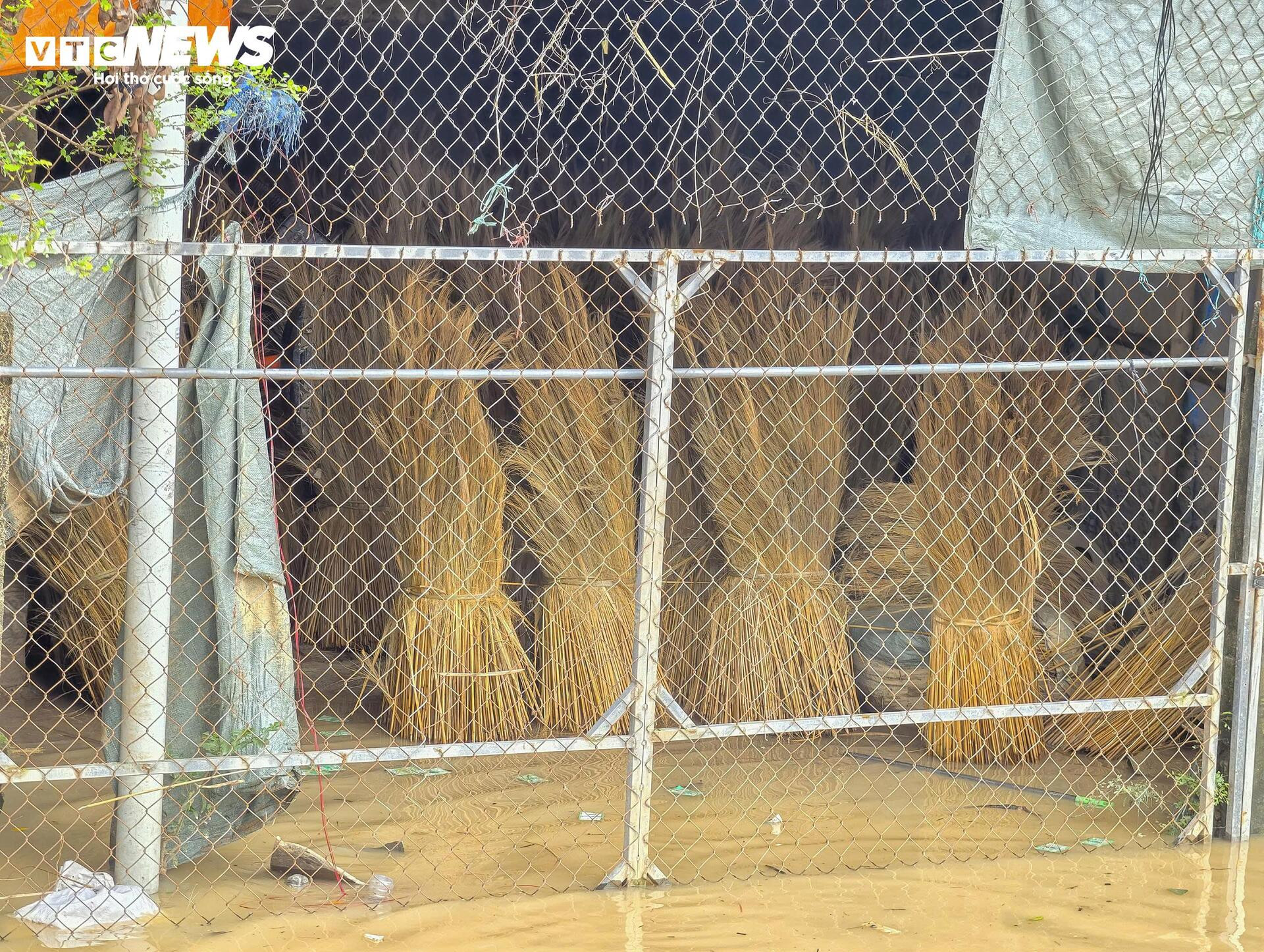 Toàn cảnh phía Đông Gia Lai ngập cục bộ trở lại do mưa lớn trong đêm - 3