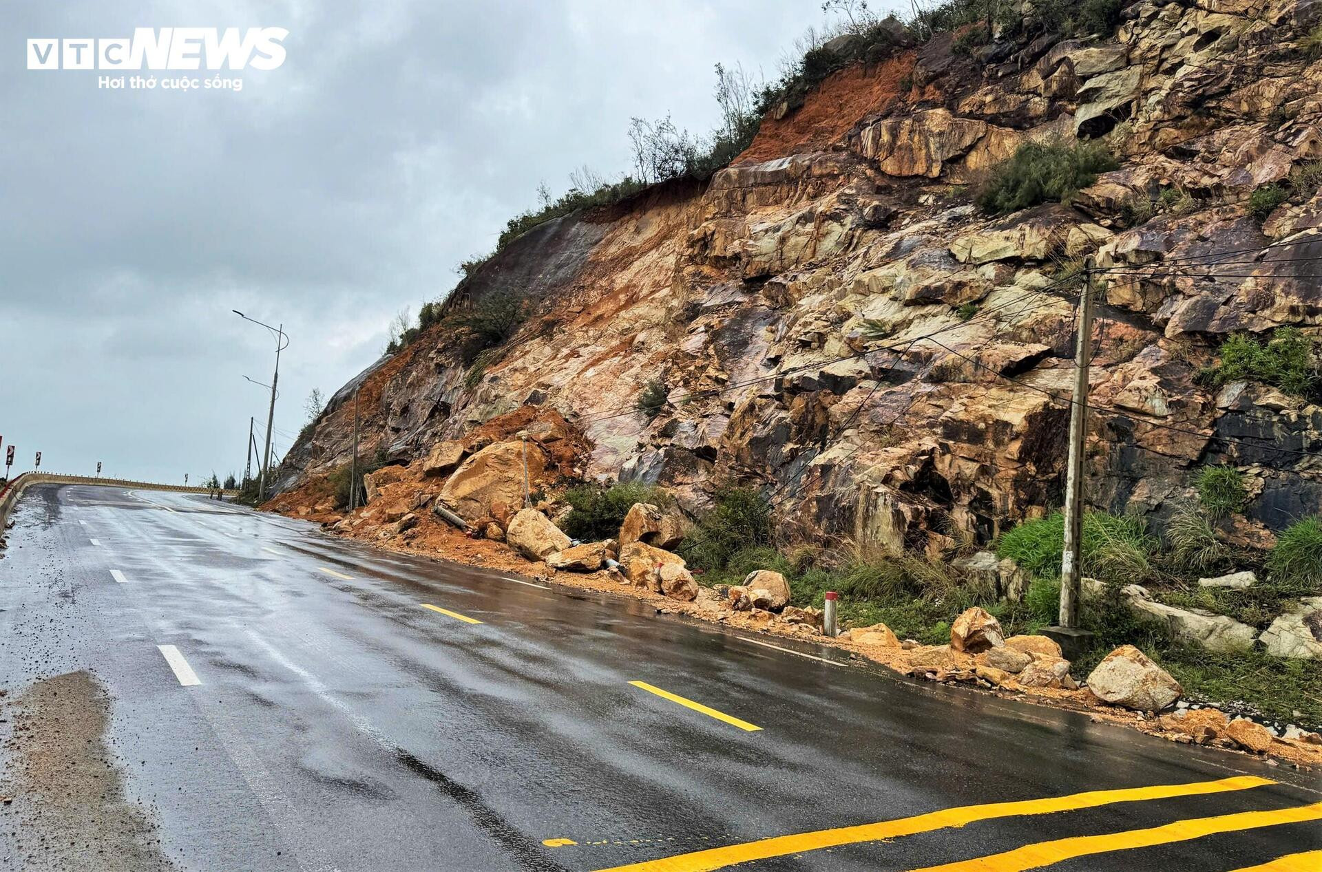 Toàn cảnh phía Đông Gia Lai ngập cục bộ trở lại do mưa lớn trong đêm - 7