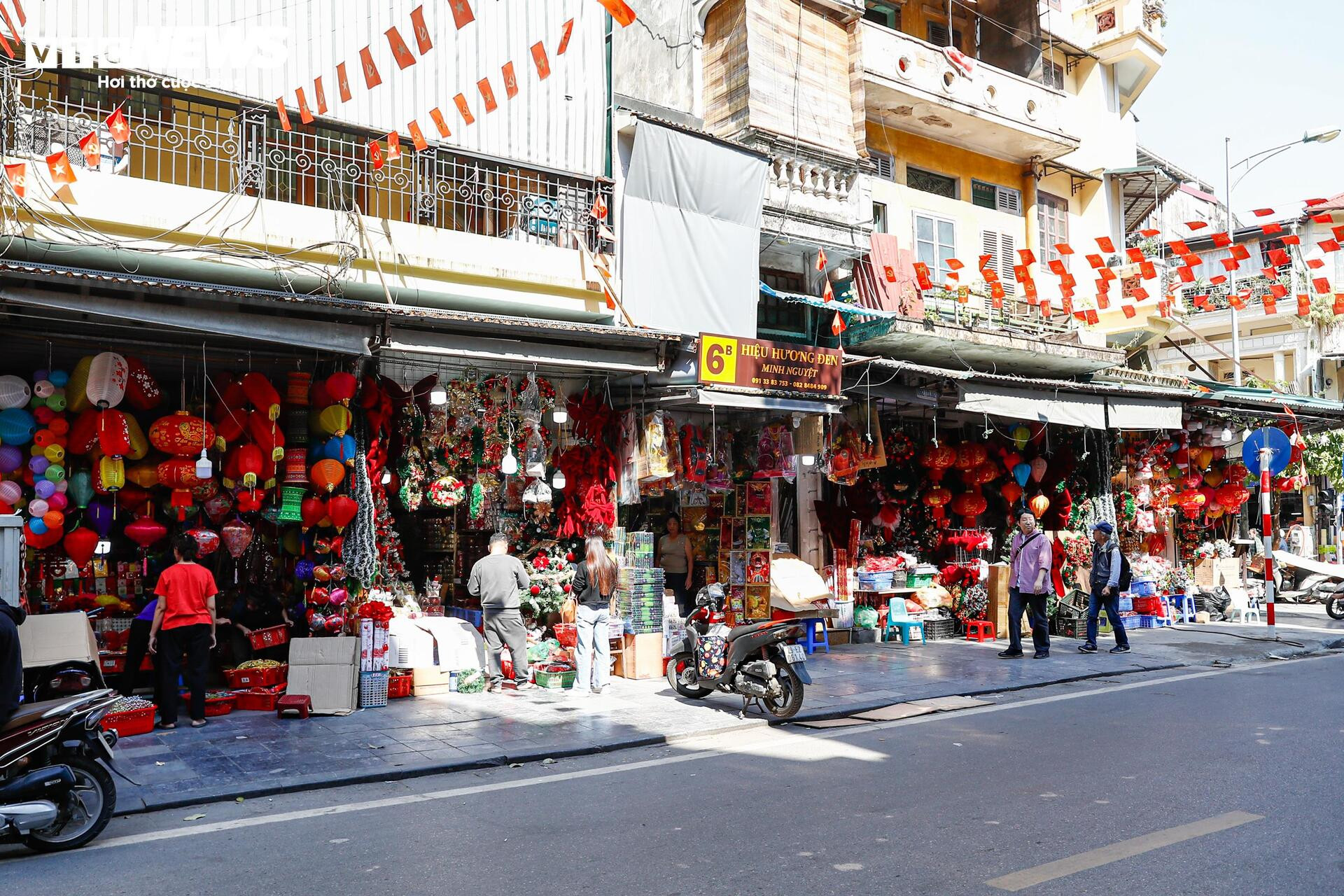 Phố trung tâm Hà Nội ‘lột xác’ sau ngày ra quân dỡ mái che, dọn dẹp vỉa hè - 14