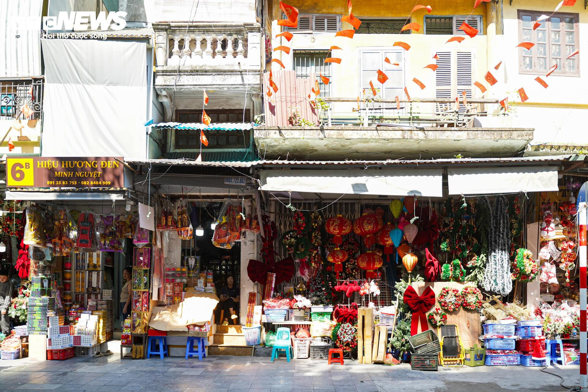 Phố trung tâm Hà Nội ‘lột xác’ sau ngày ra quân dỡ mái che, dọn dẹp vỉa hè - 20