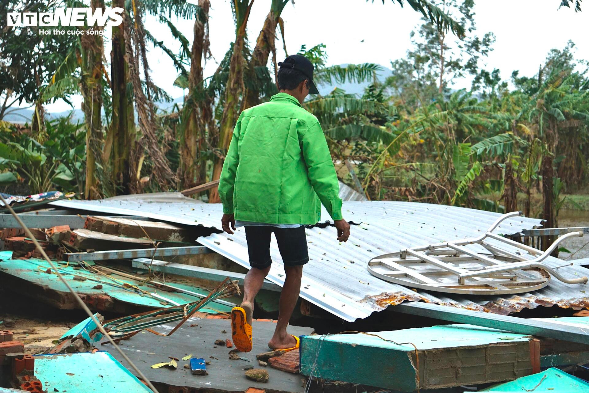 'Rốn lũ' Hoà Thịnh 6 ngày sau 'đại hồng thuỷ': Hoang tàn và trĩu nặng lo âu - 10