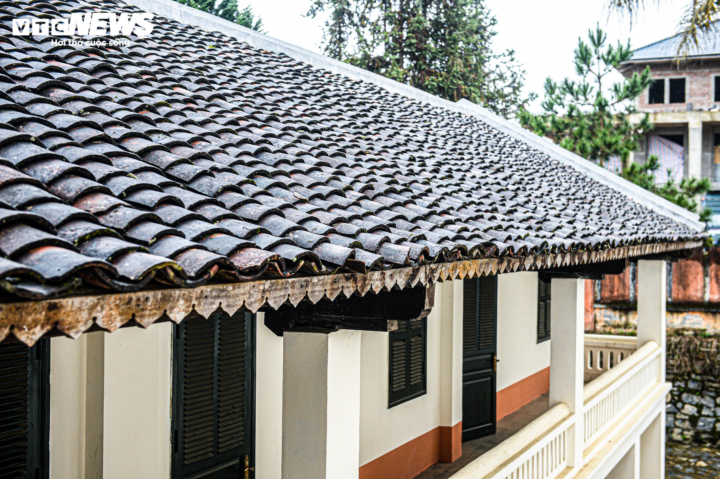 Dinh thự Vua Mèo khoác áo mới sau trùng tu, lộng lẫy giữa cao nguyên trắng - 14