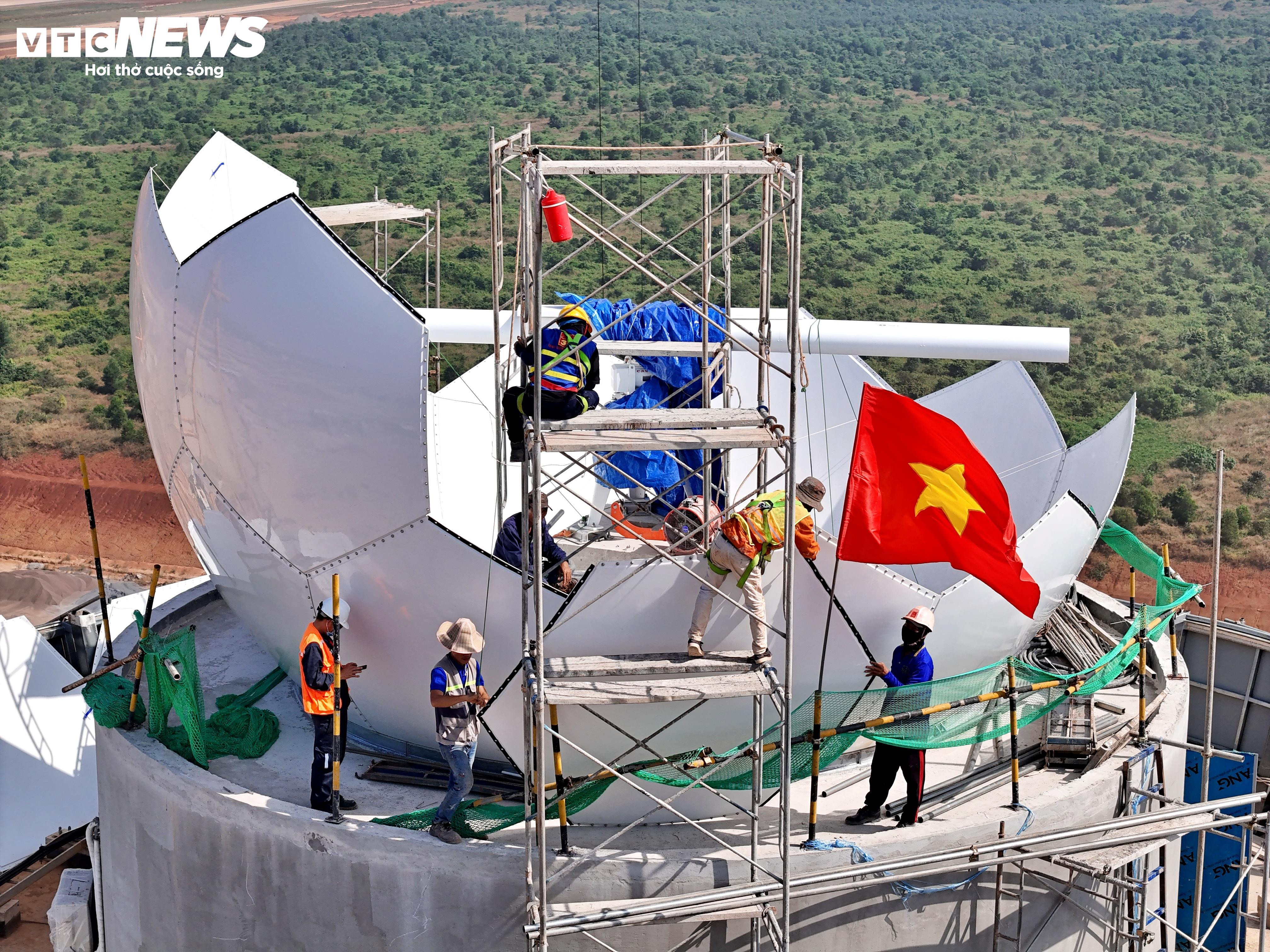 Cận cảnh 'búp sen thép' 3.500 tỷ đồng ở sân bay Long Thành đang tăng tốc về đích - 5