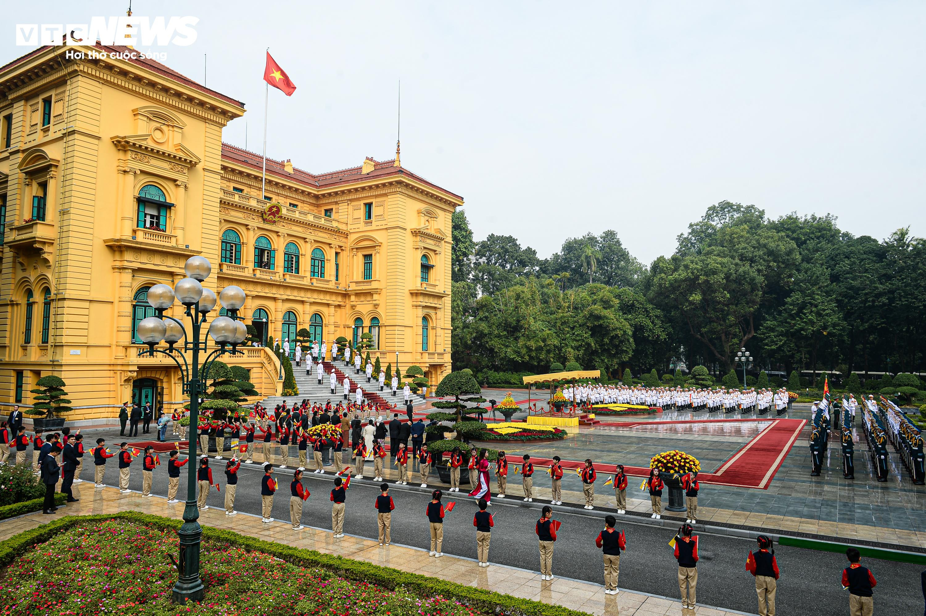 Chủ tịch nước Lương Cường chủ trì lễ đón Quốc vương Brunei - 1