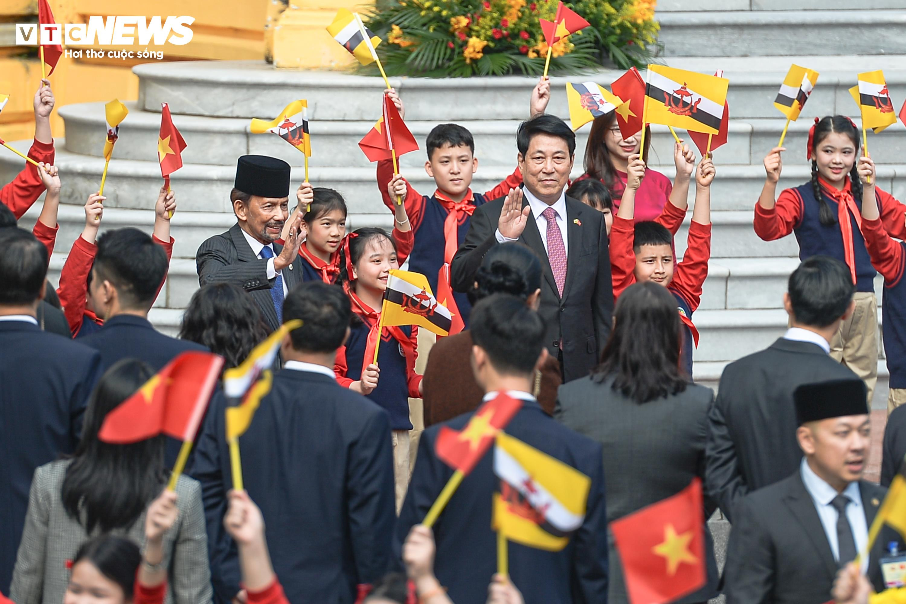 Chủ tịch nước Lương Cường chủ trì lễ đón Quốc vương Brunei - 3