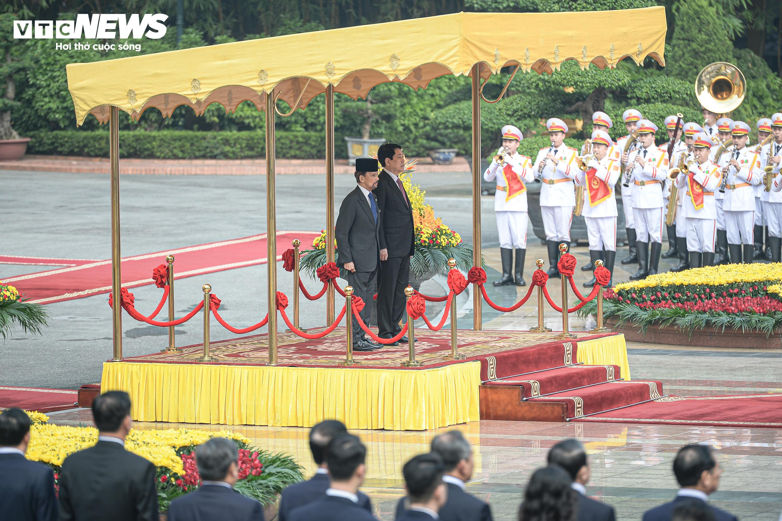 Chủ tịch nước Lương Cường chủ trì lễ đón Quốc vương Brunei - 4