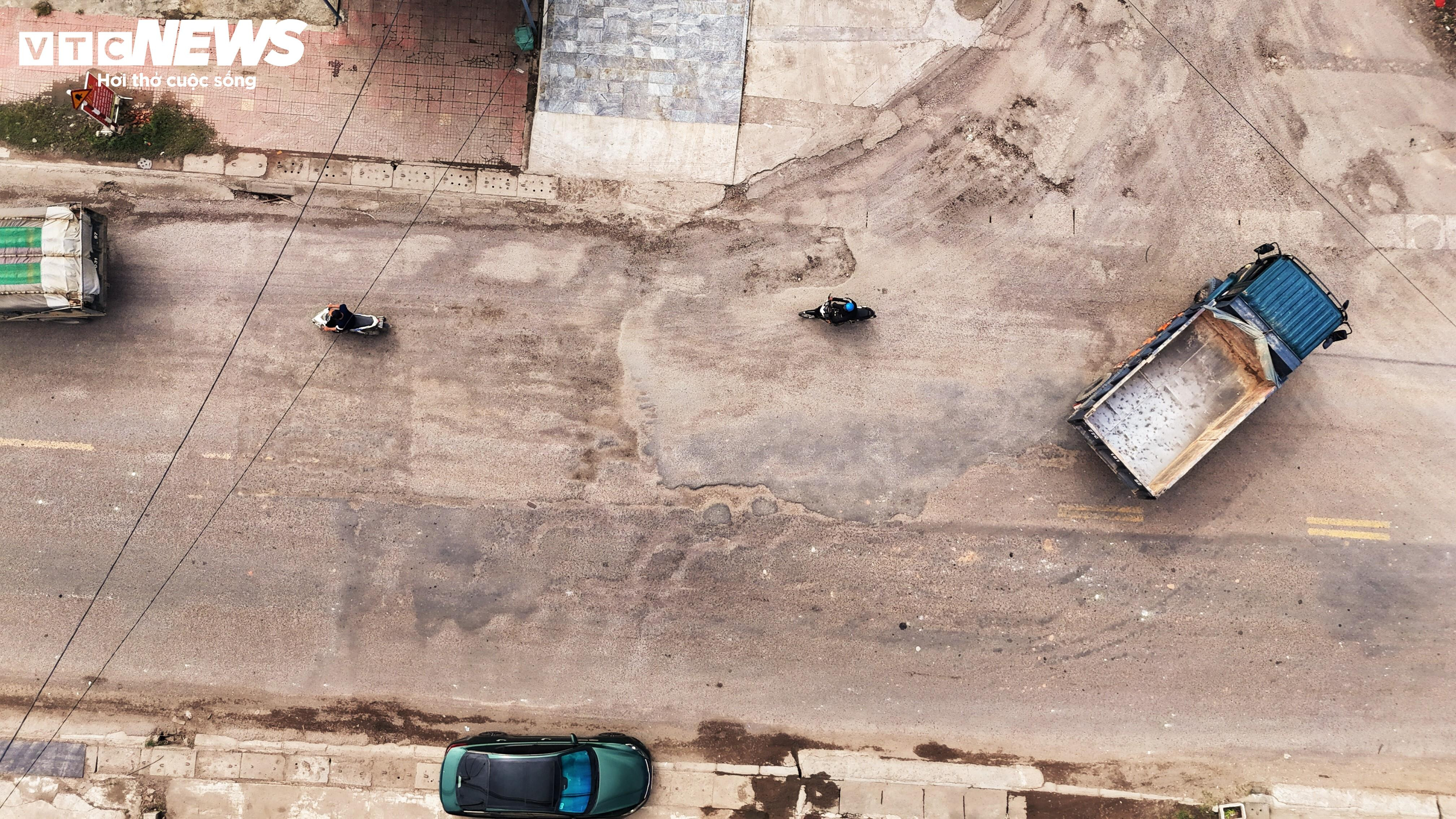 Ổ gà, ổ voi 'nhiều năm tuổi' trên quốc lộ 19 qua Gia Lai: Dân khổ, tài xế ám ảnh - 12