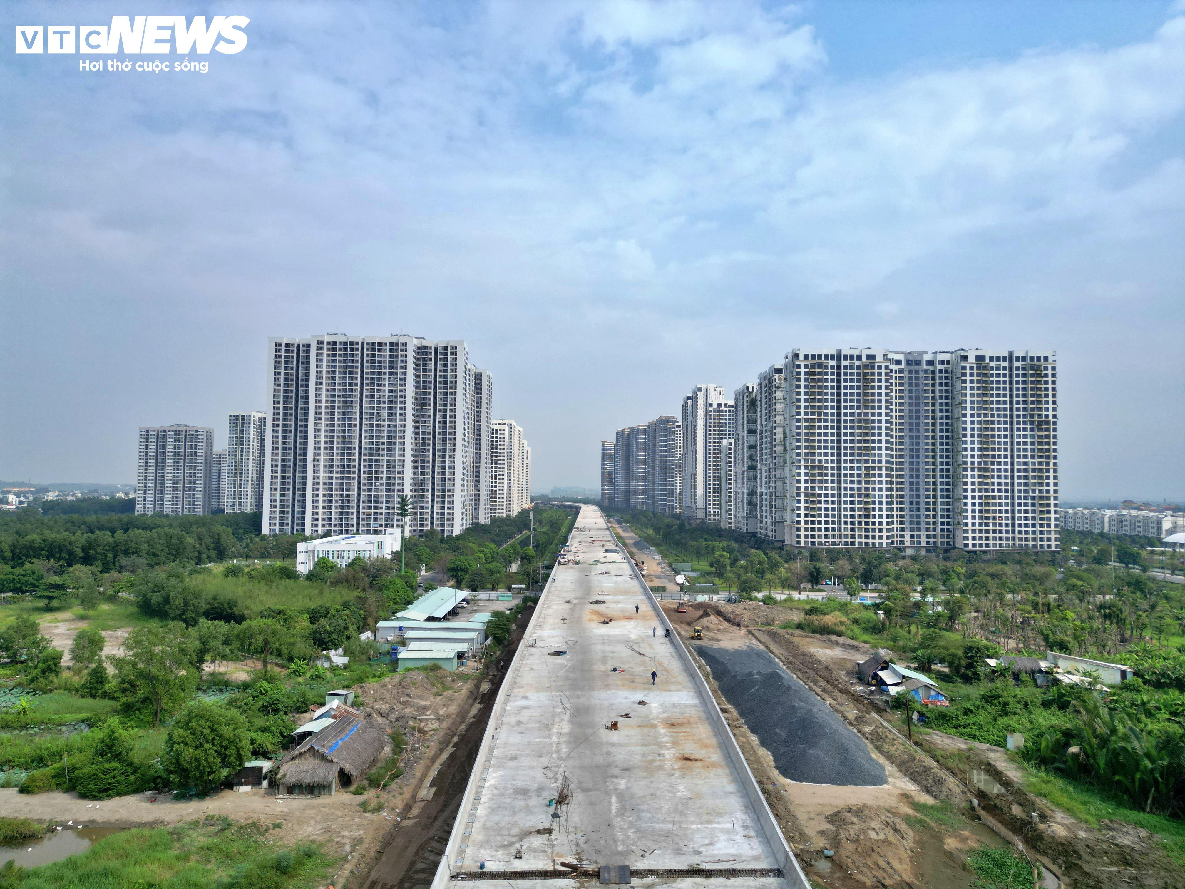 Pemandangan Ring Road 3 dari atas ke atas kawasan bandar di Ho Chi Minh City sebelum dibuka kepada lalu lintas - 15