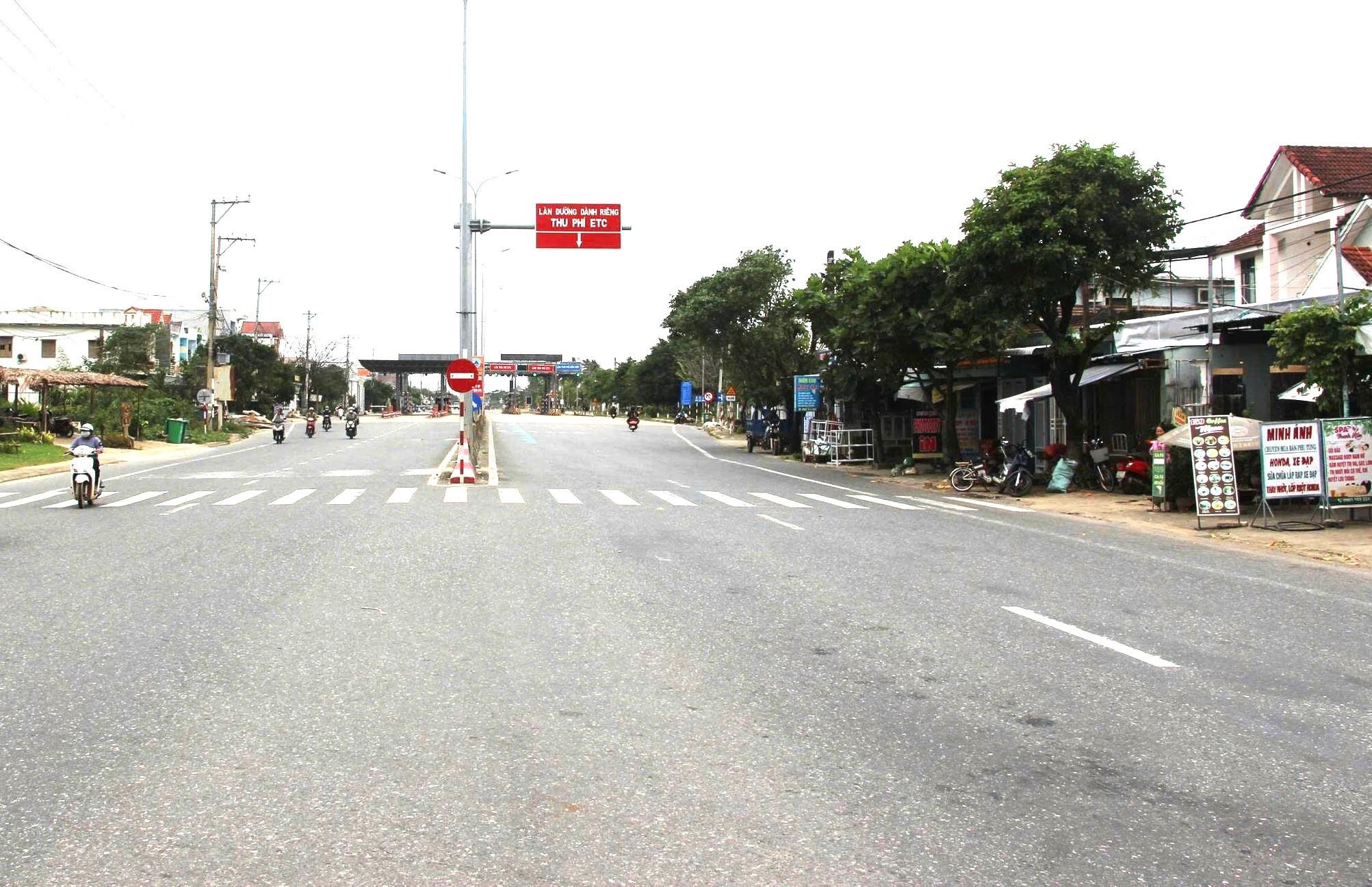 Ô tô ùn ùn né trạm thu phí, 'đại náo' các khu dân cư ở Đà Nẵng - 13