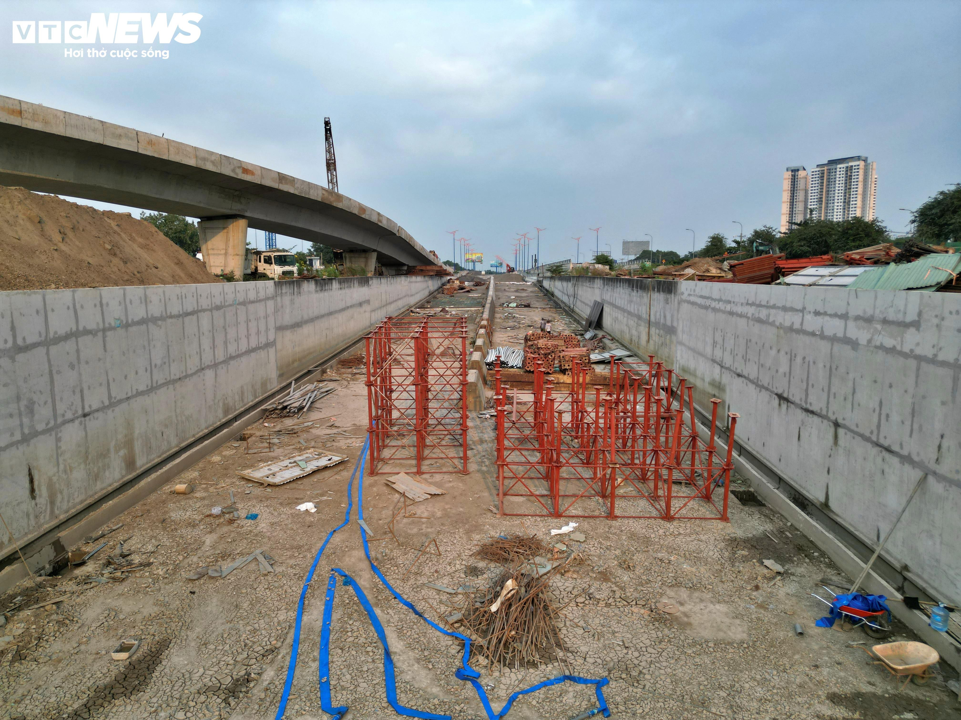 Etter å ha blitt gjentatte ganger «plystret» for langsom fremdrift, hvordan er det med krysset til 3400 milliarder VND i Ho Chi Minh-byen nå? - 7