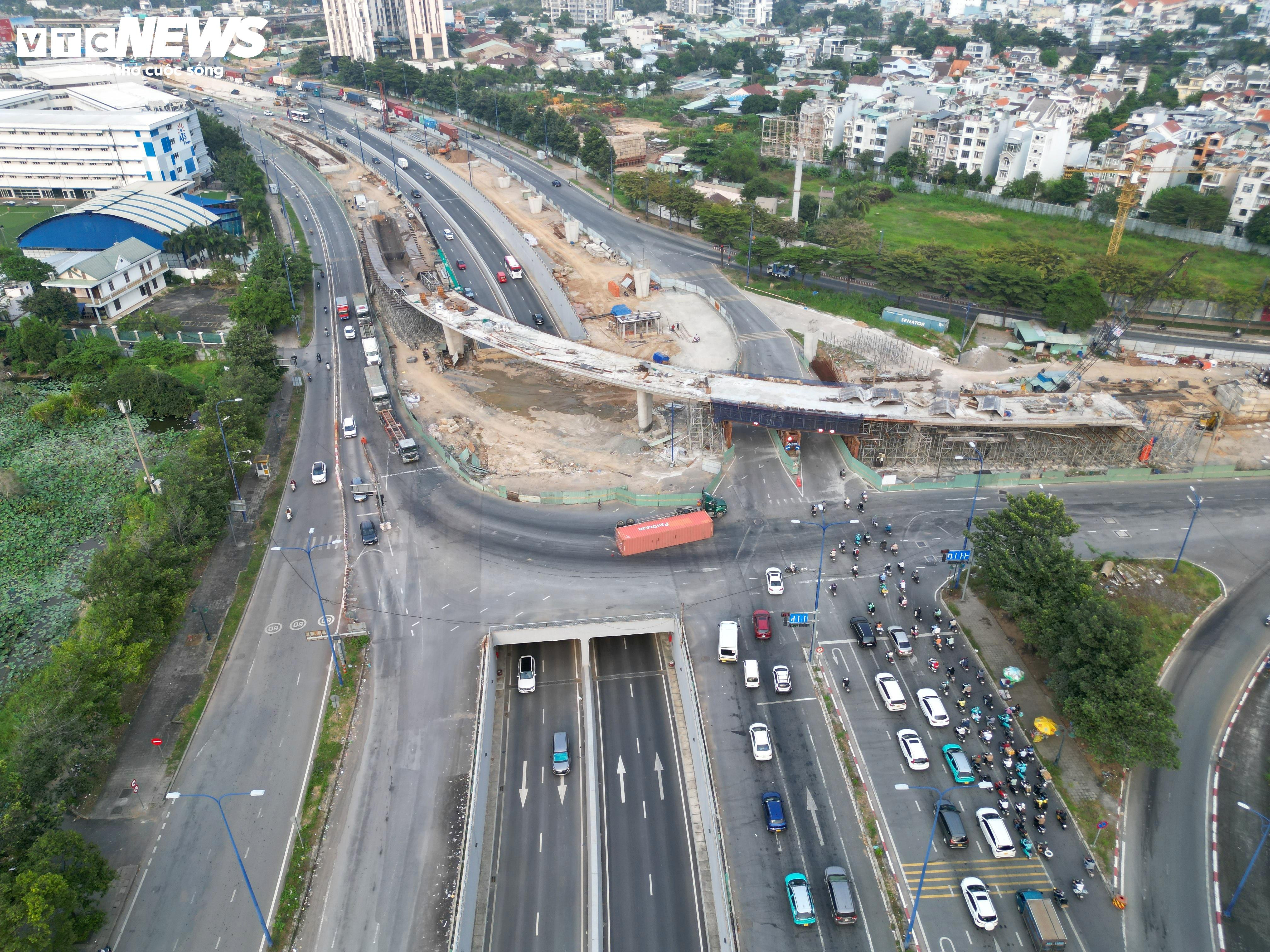 Etter å ha blitt gjentatte ganger «plystret» for langsom fremdrift, hvordan er det med krysset til 3400 milliarder VND i Ho Chi Minh-byen nå? - 8