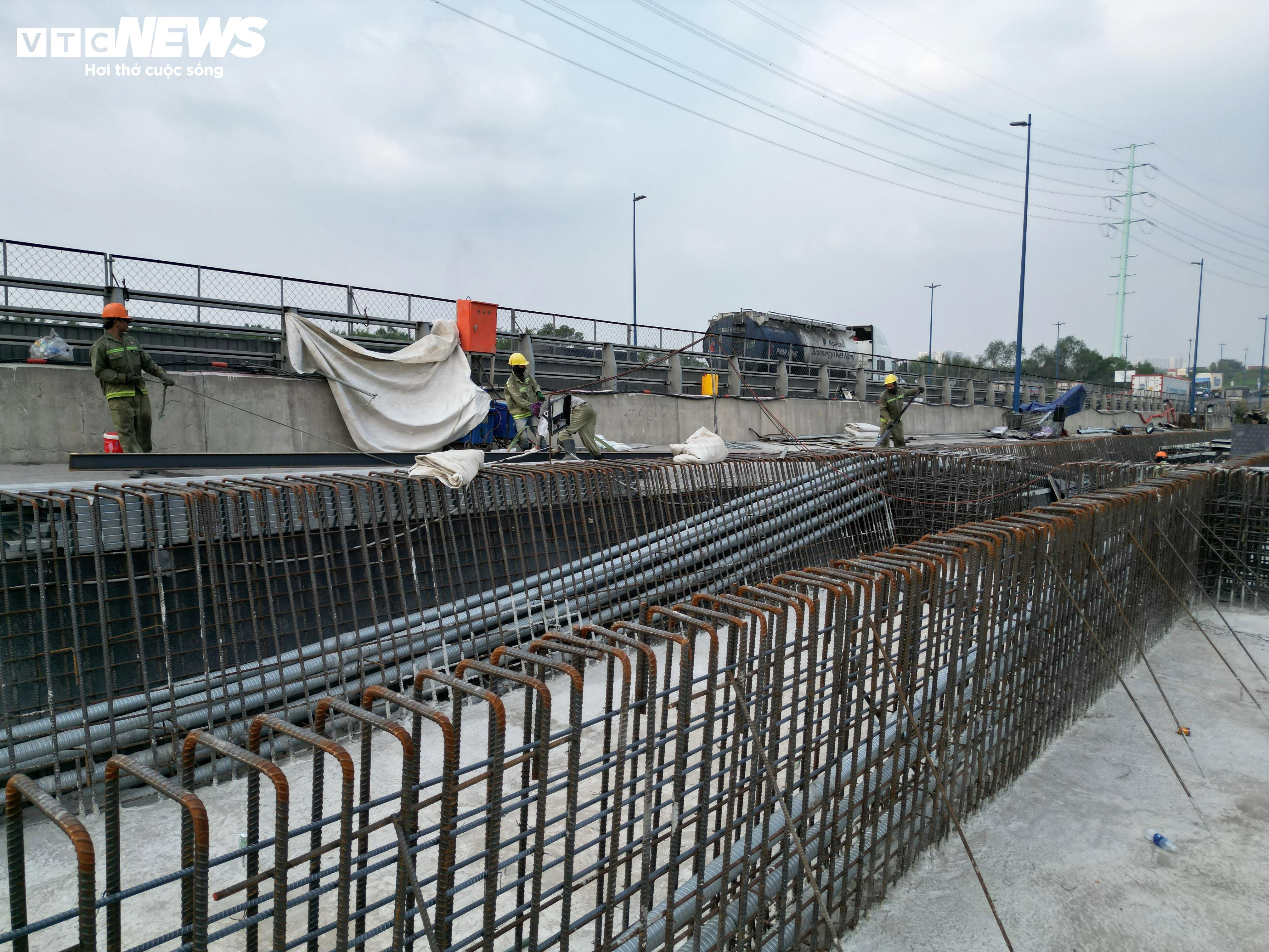 Nút giao kẹt xe bậc nhất TP.HCM tăng tốc thi công sau nhiều lần chậm tiến độ - 7