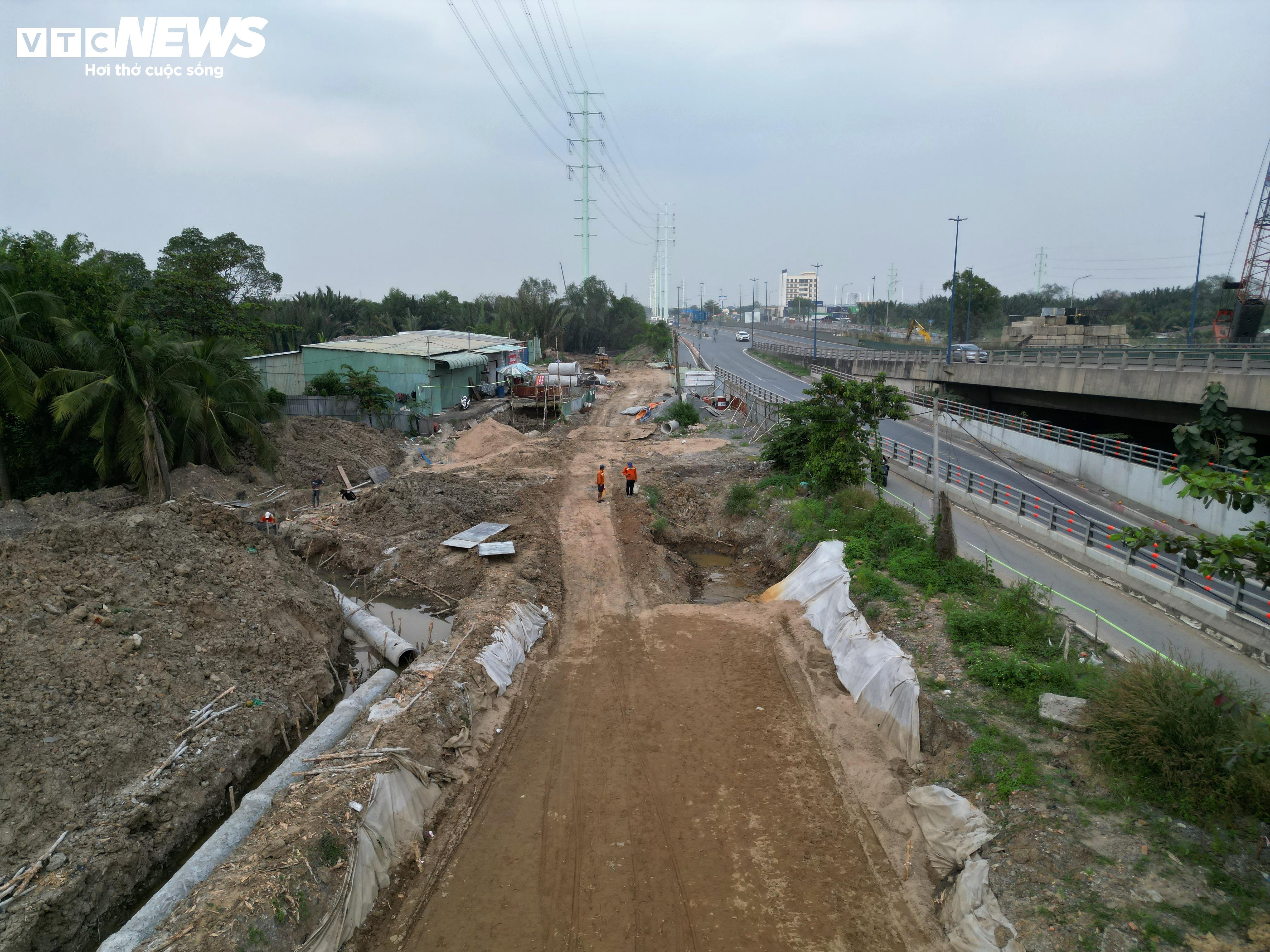 Nút giao kẹt xe bậc nhất TP.HCM tăng tốc thi công sau nhiều lần chậm tiến độ - 11