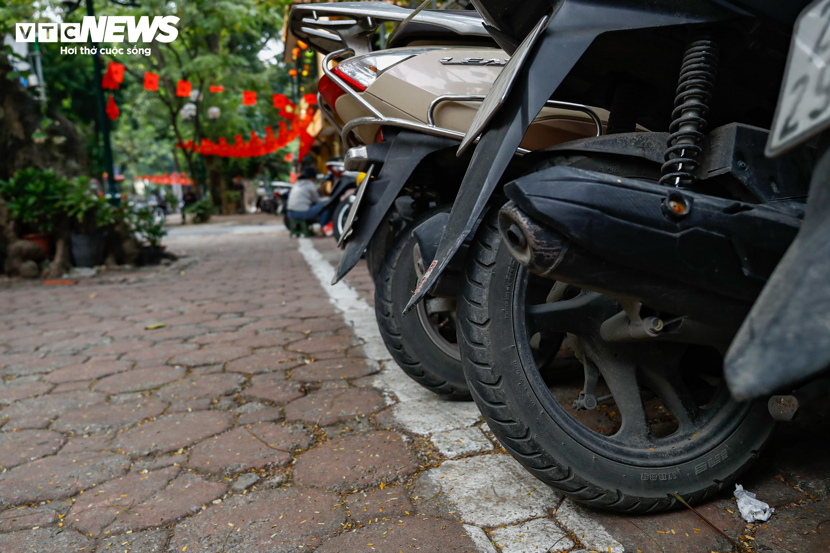 Tuyến phố đẹp nhất Hà Nội thông thoáng lạ thường sau khi lập lại trật tự vỉa hè - 4