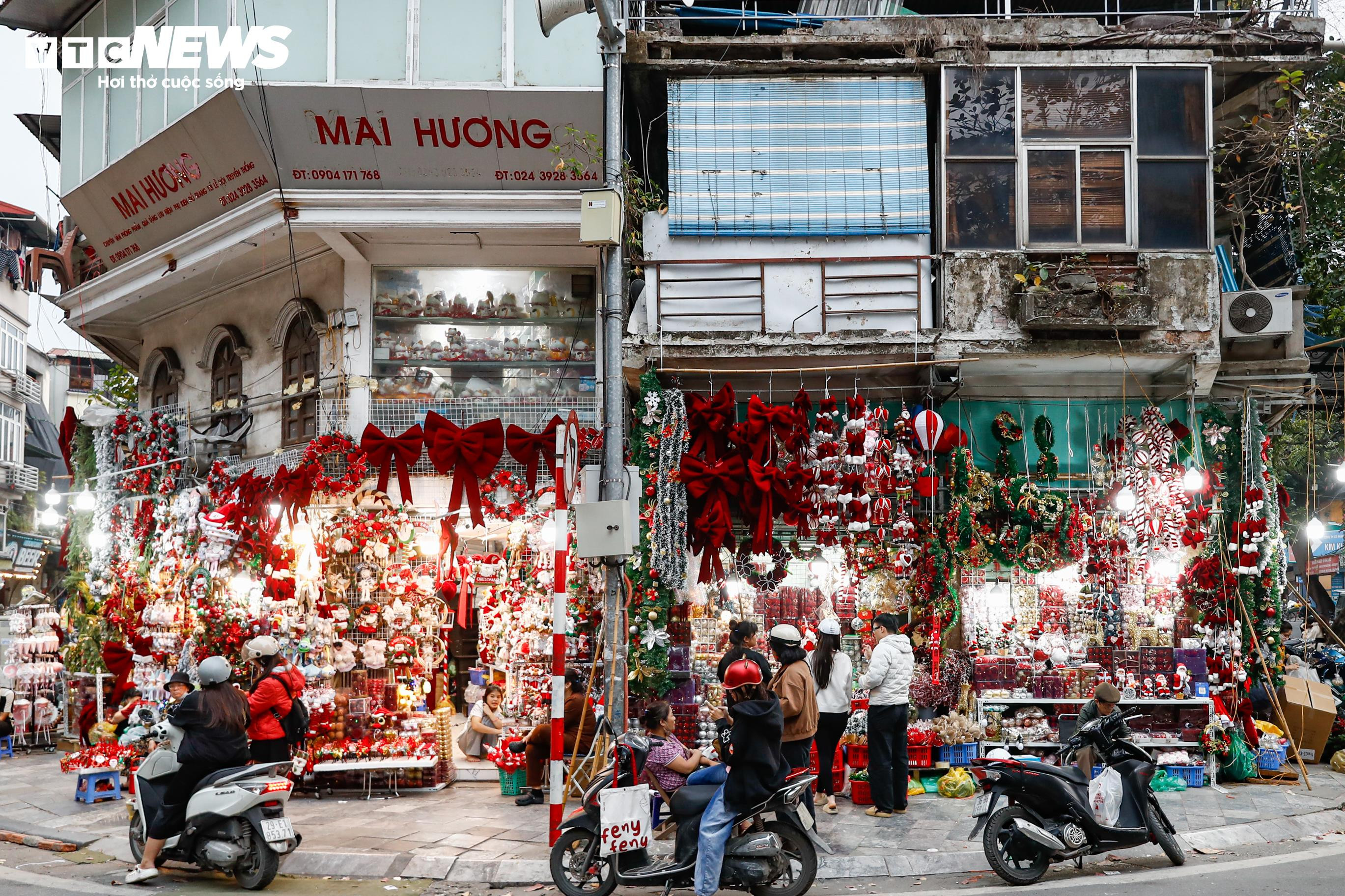 Tuyến phố đẹp nhất Hà Nội thông thoáng lạ thường sau khi lập lại trật tự vỉa hè - 13