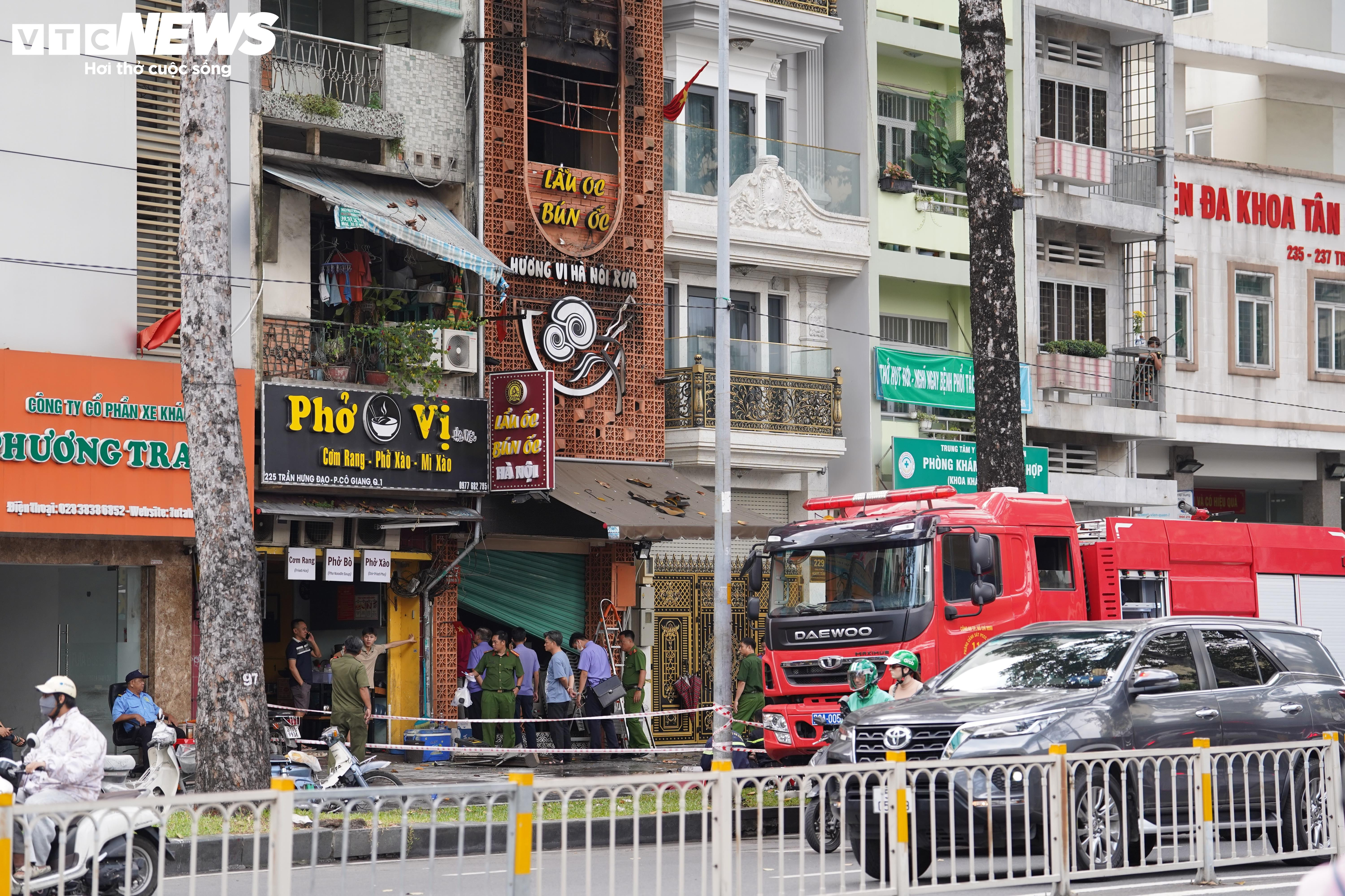 Hiện trường vụ cháy làm 4 người tử vong thương tâm - 9