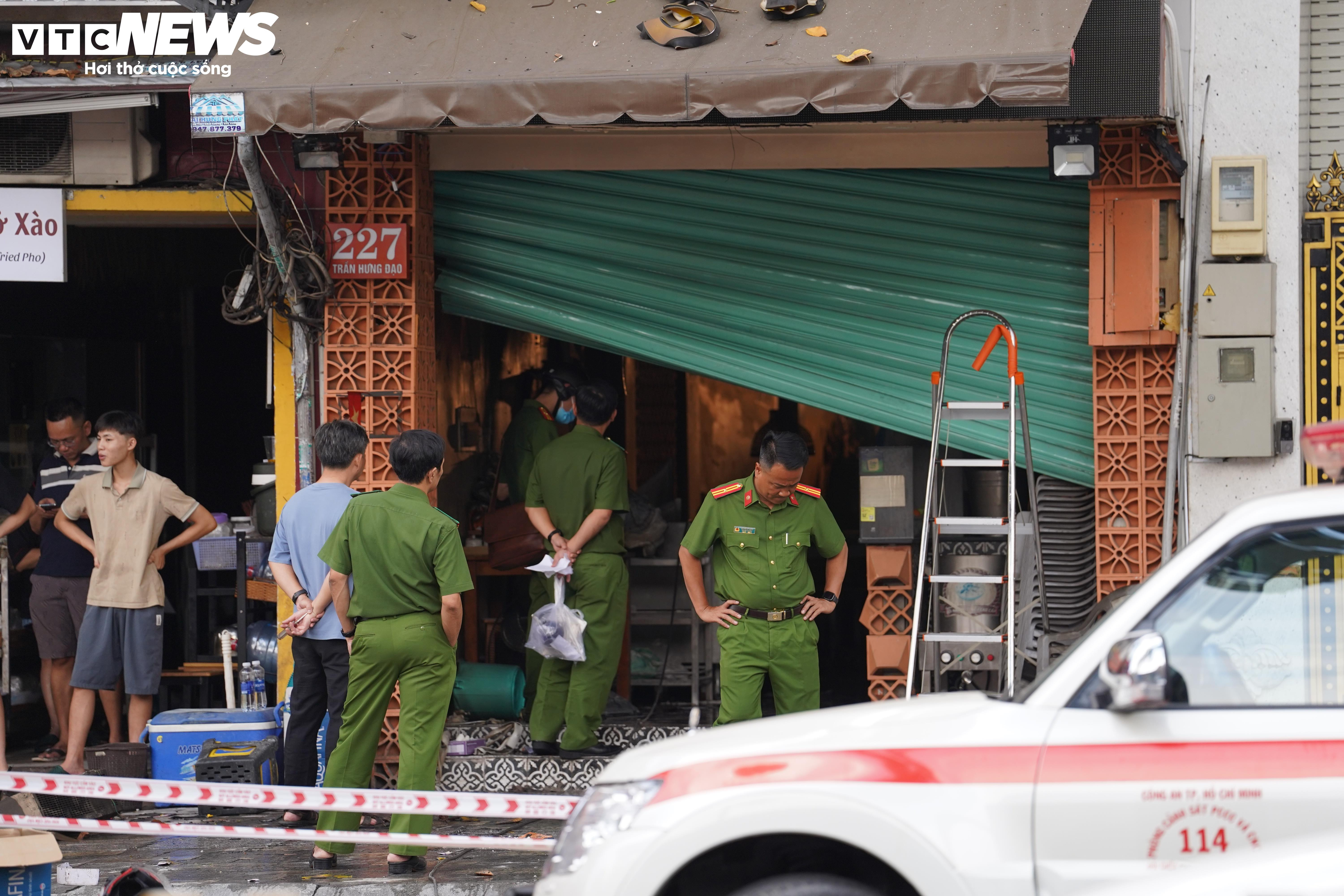 Hiện trường vụ cháy làm 4 người tử vong thương tâm - 6