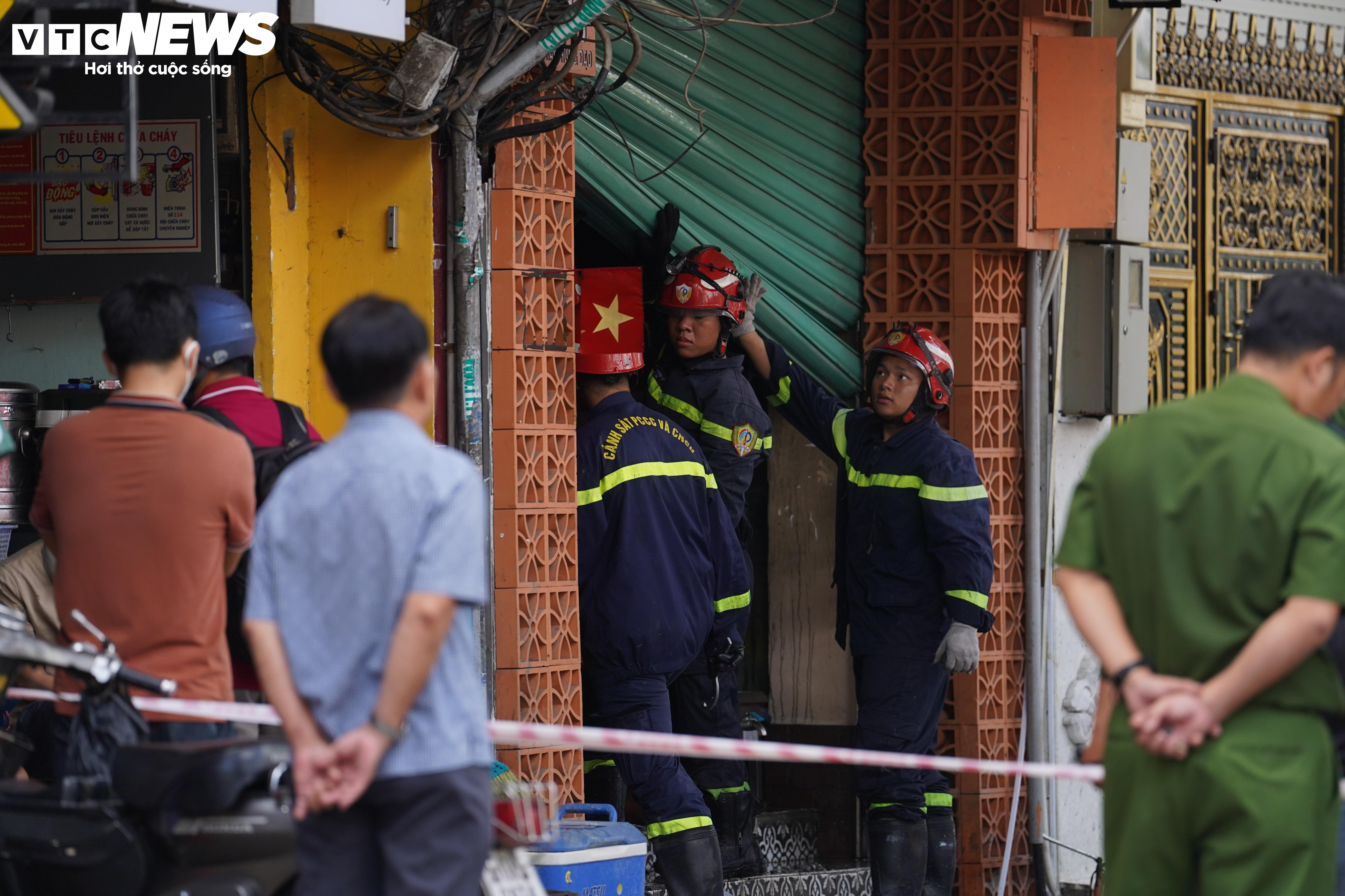 Hiện trường vụ cháy làm 4 người tử vong thương tâm - 8