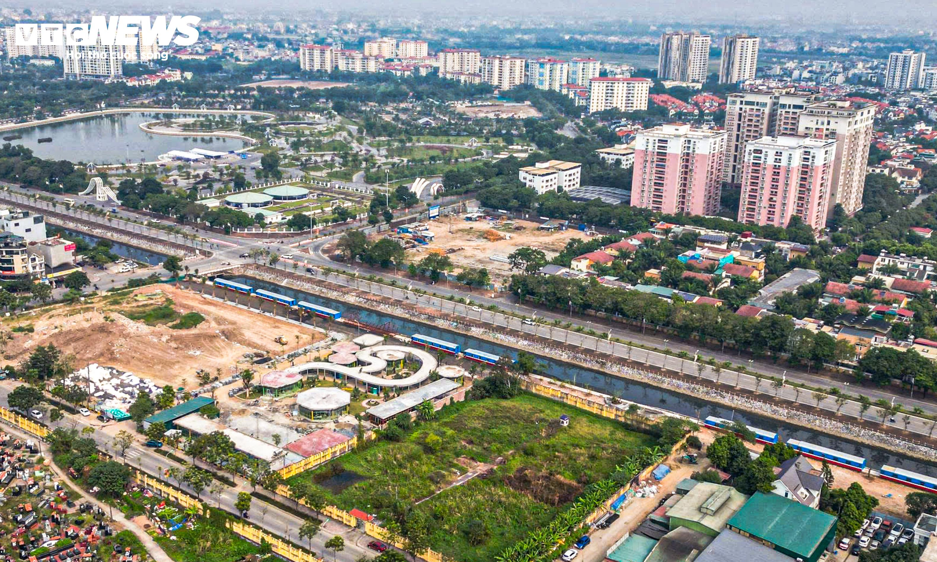 Mục sở thị khu nhà uốn lượn 'hình rắn' hiếm thấy tại làng nghề Lệ Mật - 12