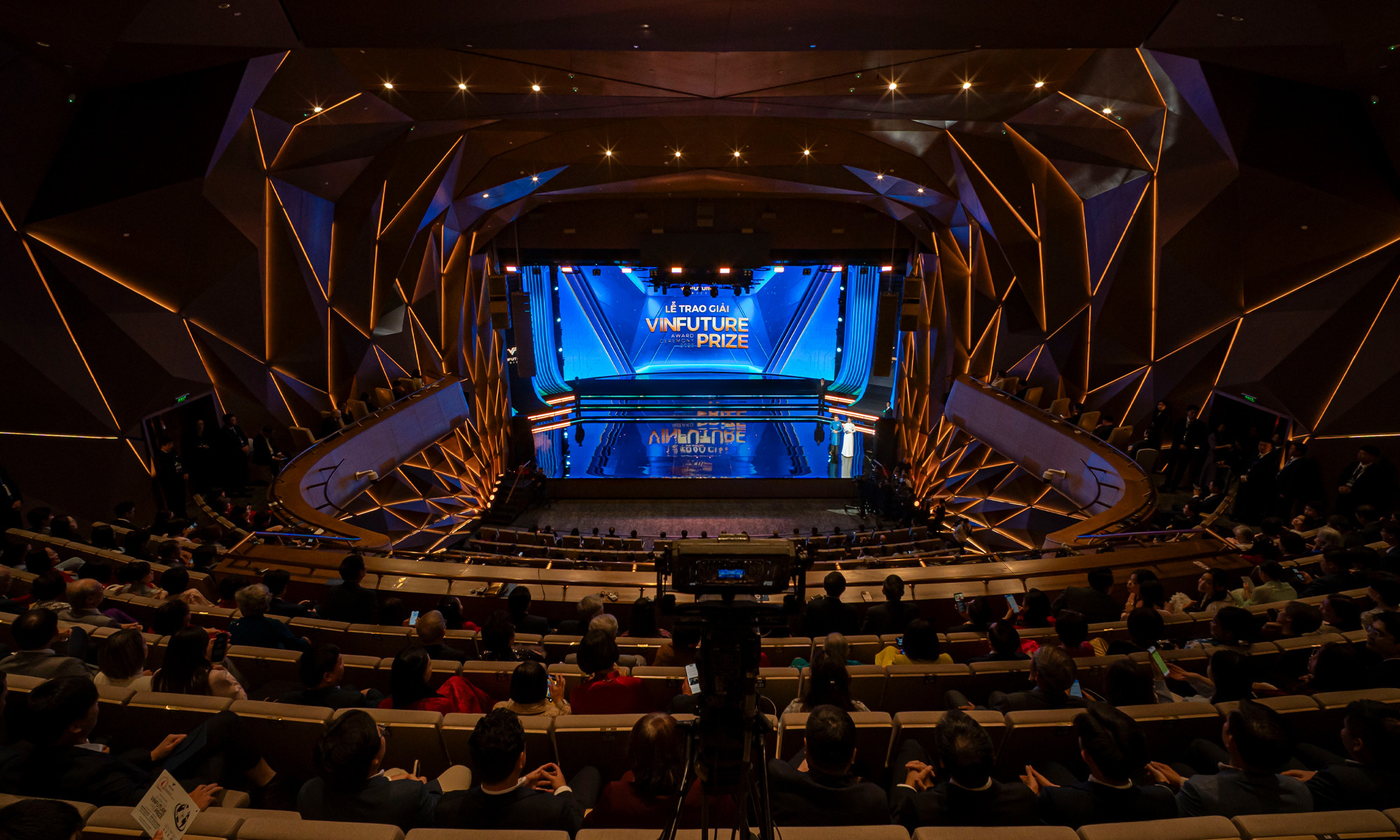 Přehled slavnostního předávání cen VinFuture 2025 - 4