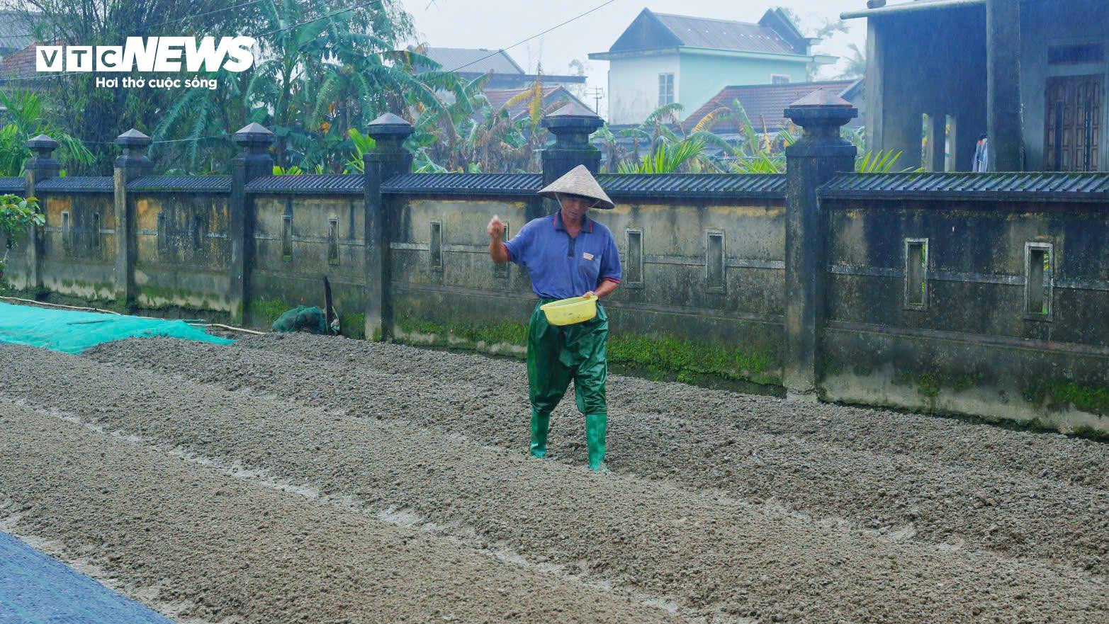 Chính sách giúp người dân vùng ‘rốn lũ’ ở Huế thoát nghèo ra sao? - 7