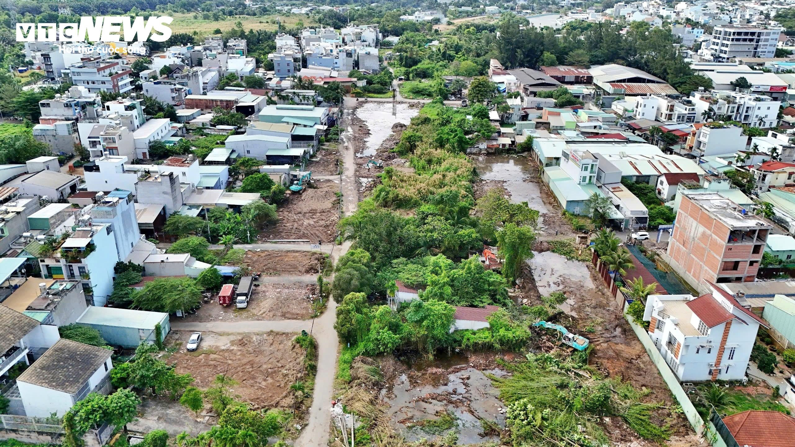 Cận cảnh 'nút thắt' Vành đai 2 TP.HCM trước ngày tái khởi động - 9