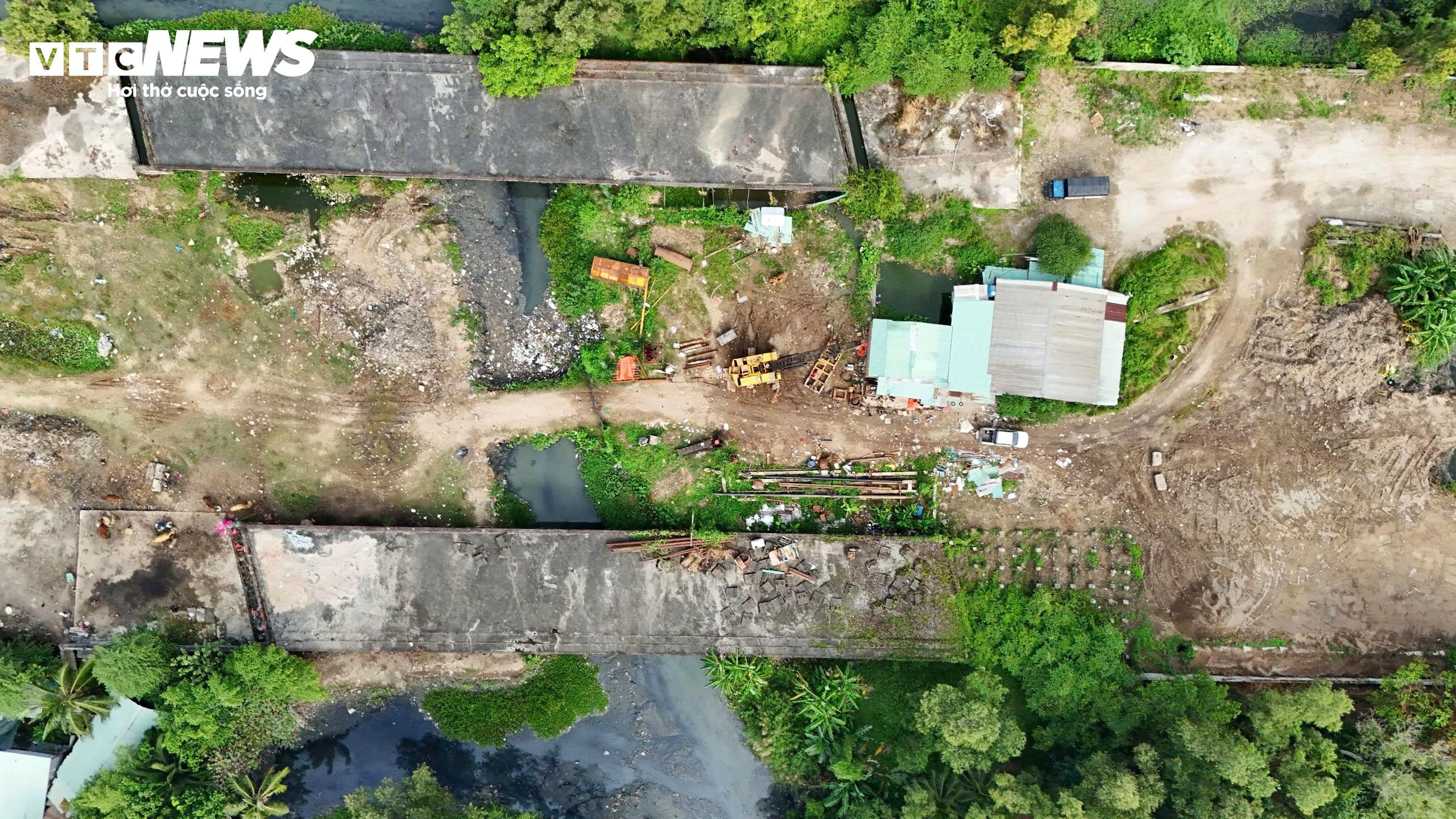 Cận cảnh 'nút thắt' Vành đai 2 TP.HCM trước ngày tái khởi động - 6