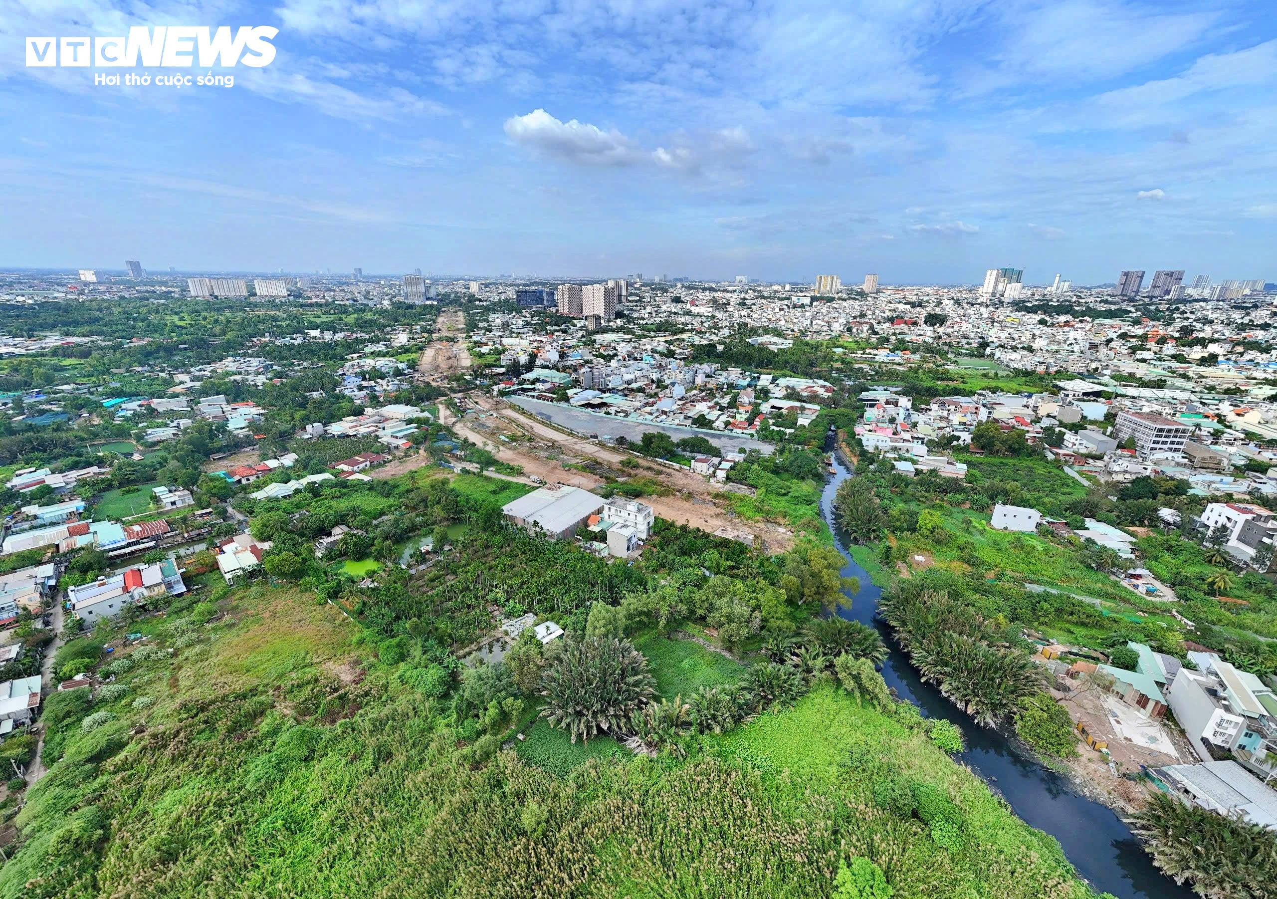 Cận cảnh 'nút thắt' Vành đai 2 TP.HCM trước ngày tái khởi động - 11