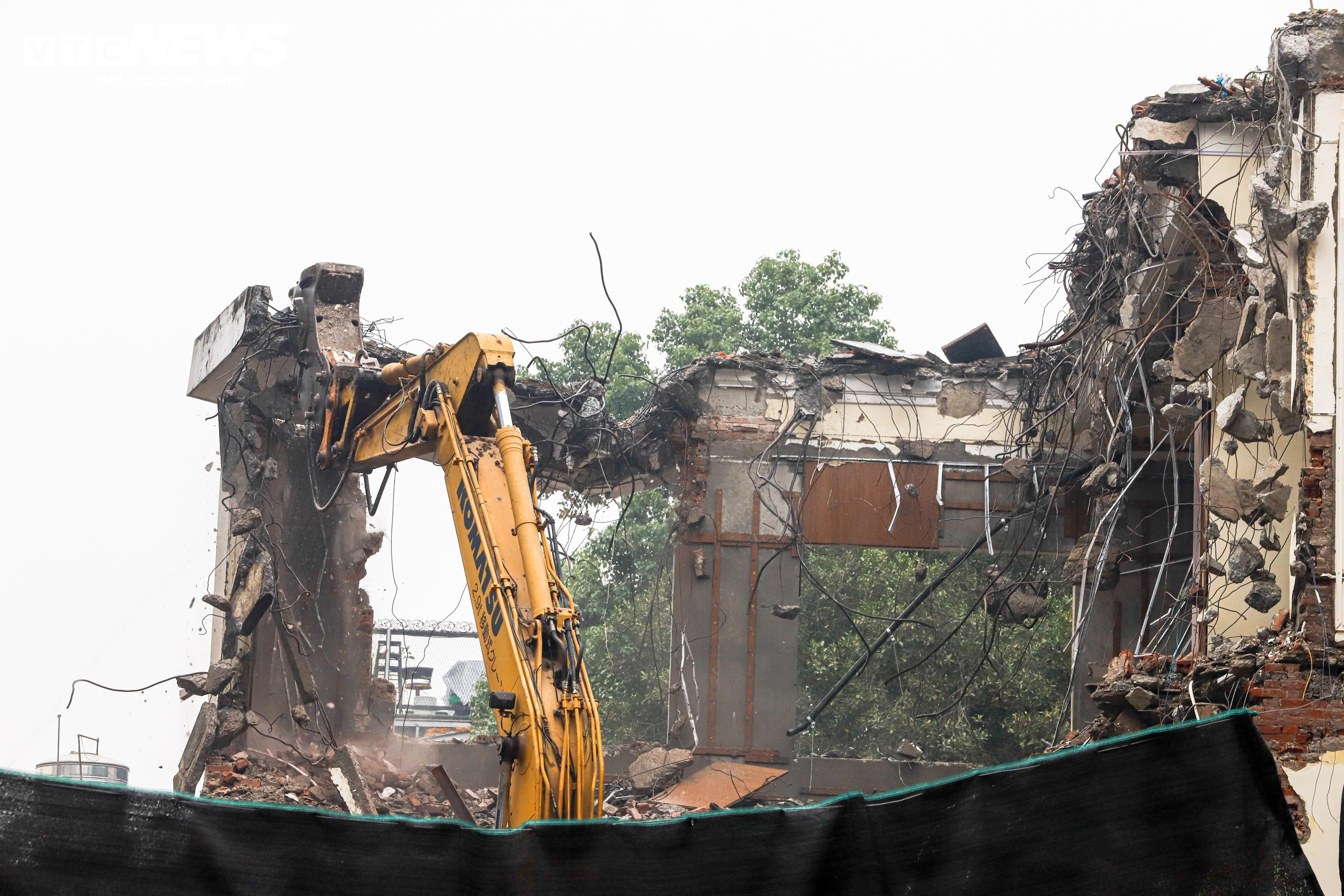 Hà Nội phá dỡ trụ sở cạnh hồ Hoàn Kiếm, chuẩn bị mặt bằng cho quảng trường mới - 3