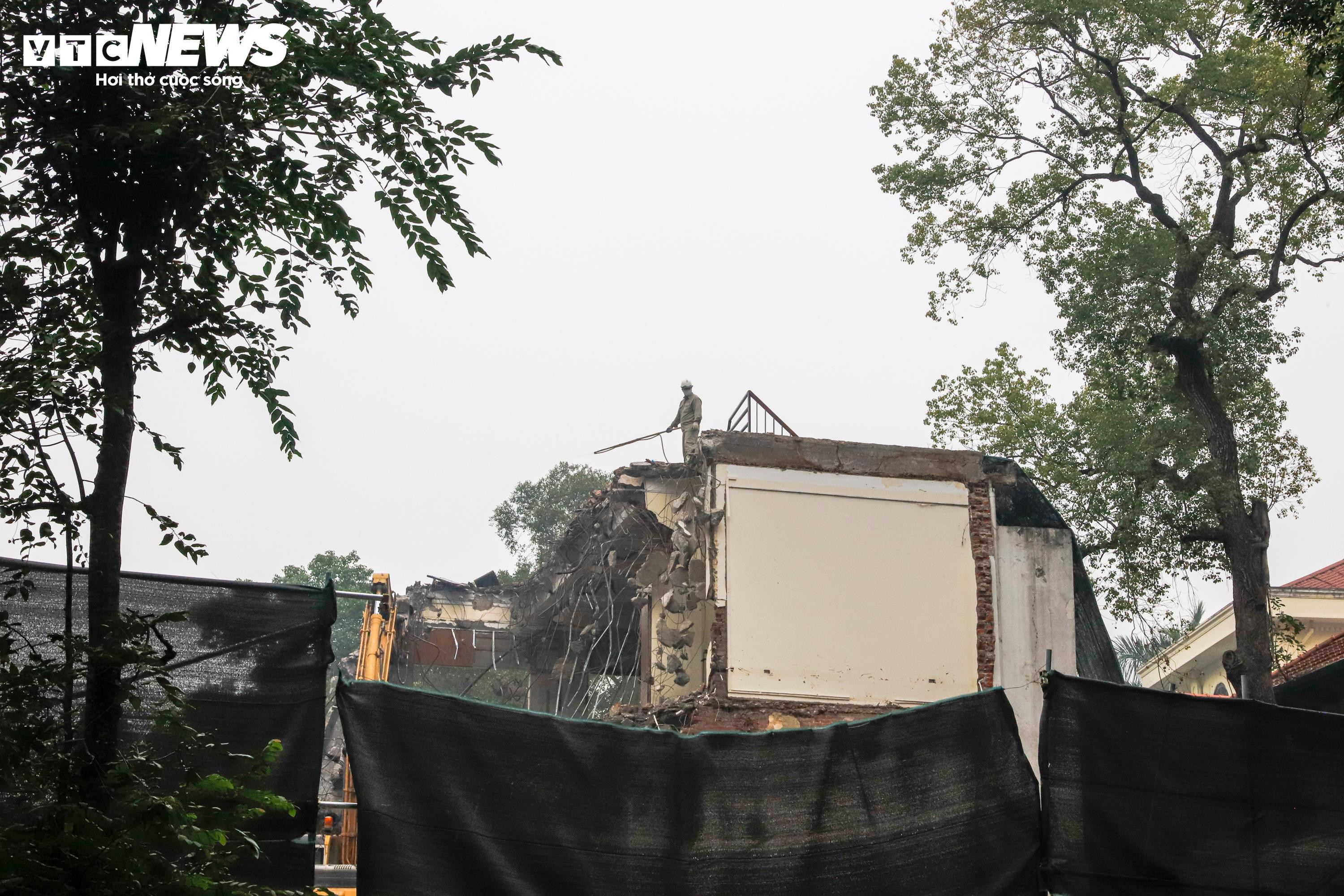 Hà Nội phá dỡ trụ sở cạnh hồ Hoàn Kiếm, chuẩn bị mặt bằng cho quảng trường mới - 4