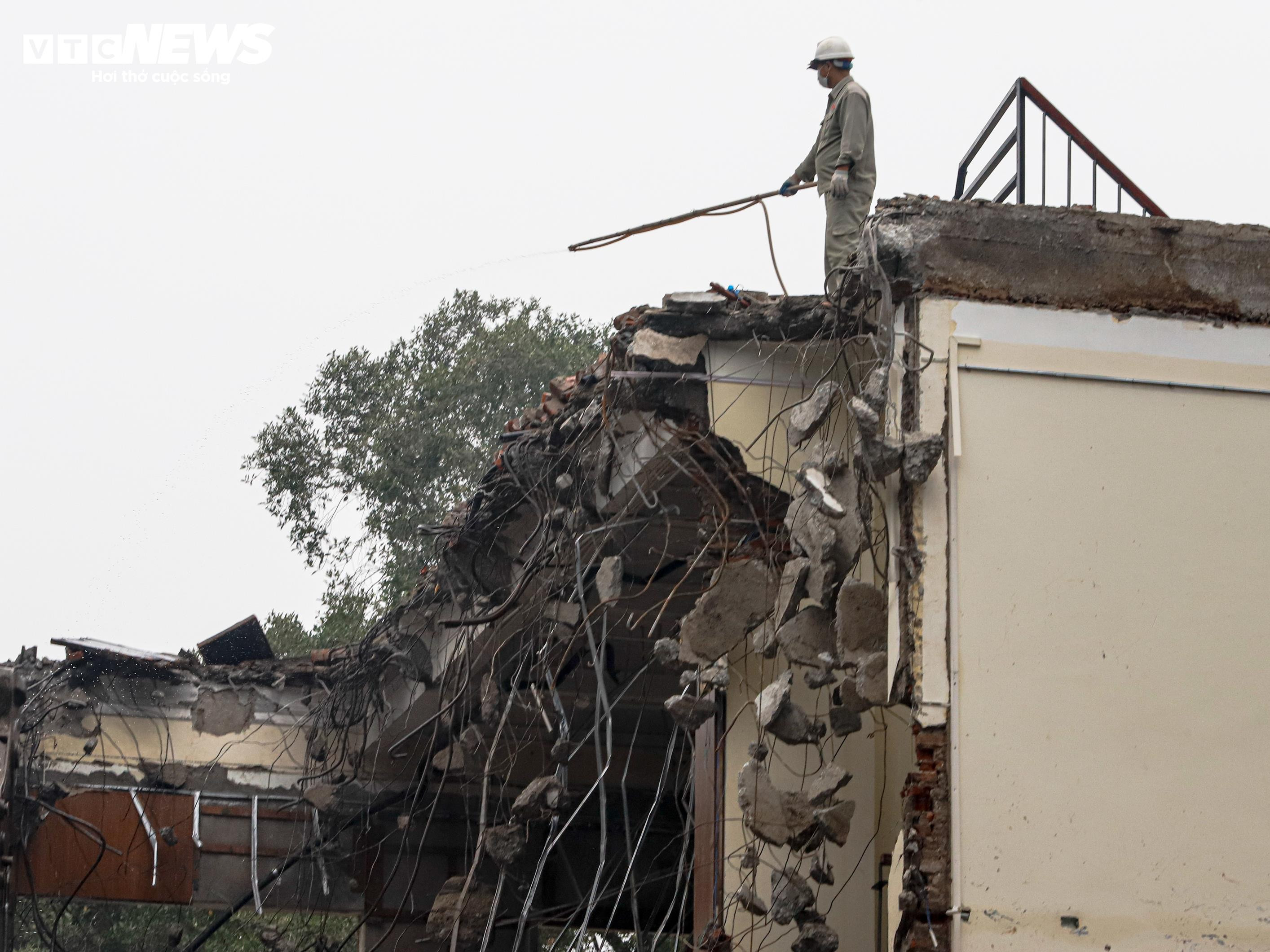 Hà Nội phá dỡ trụ sở cạnh hồ Hoàn Kiếm, chuẩn bị mặt bằng cho quảng trường mới - 6