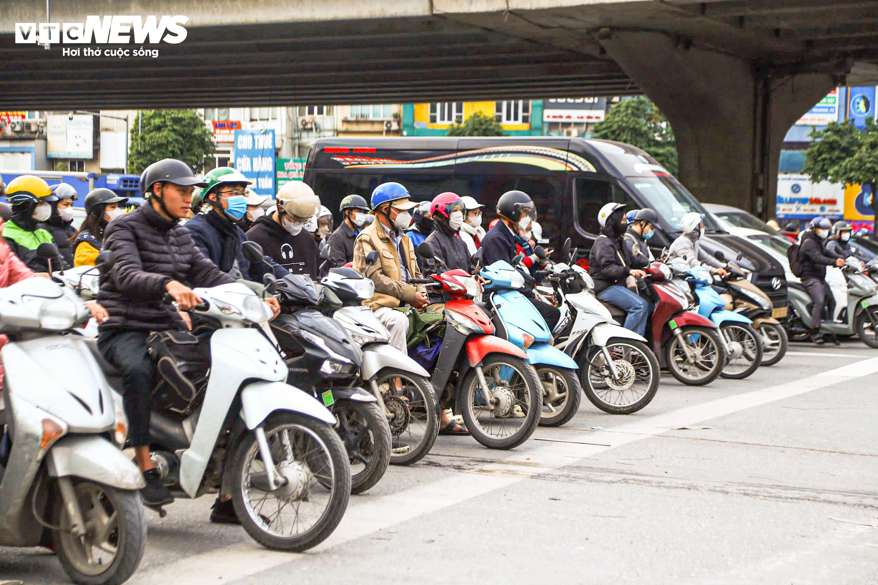 Chở thang che biển số xe, tài xế bị phạt 5 triệu đồng - 3