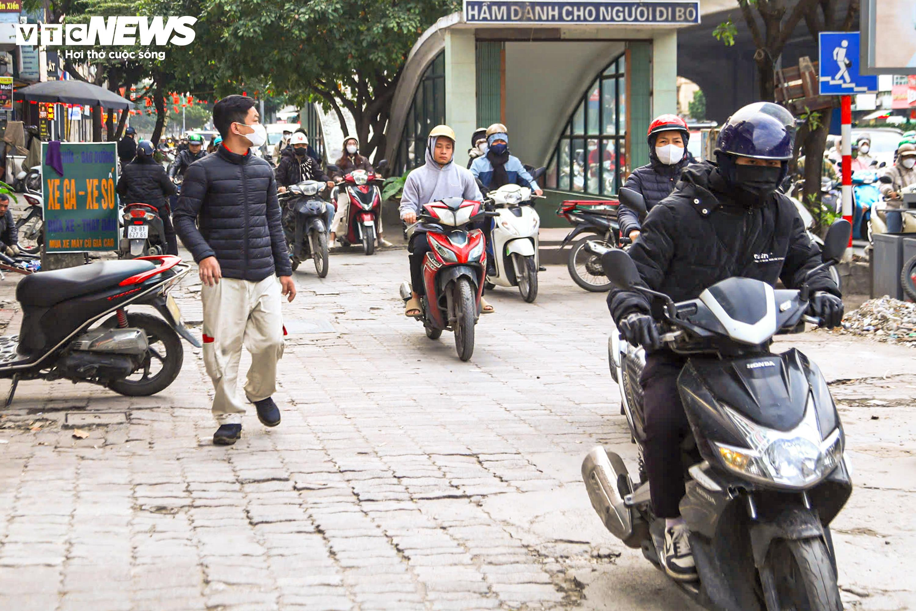 Chở thang che biển số xe, tài xế bị phạt 5 triệu đồng - 4