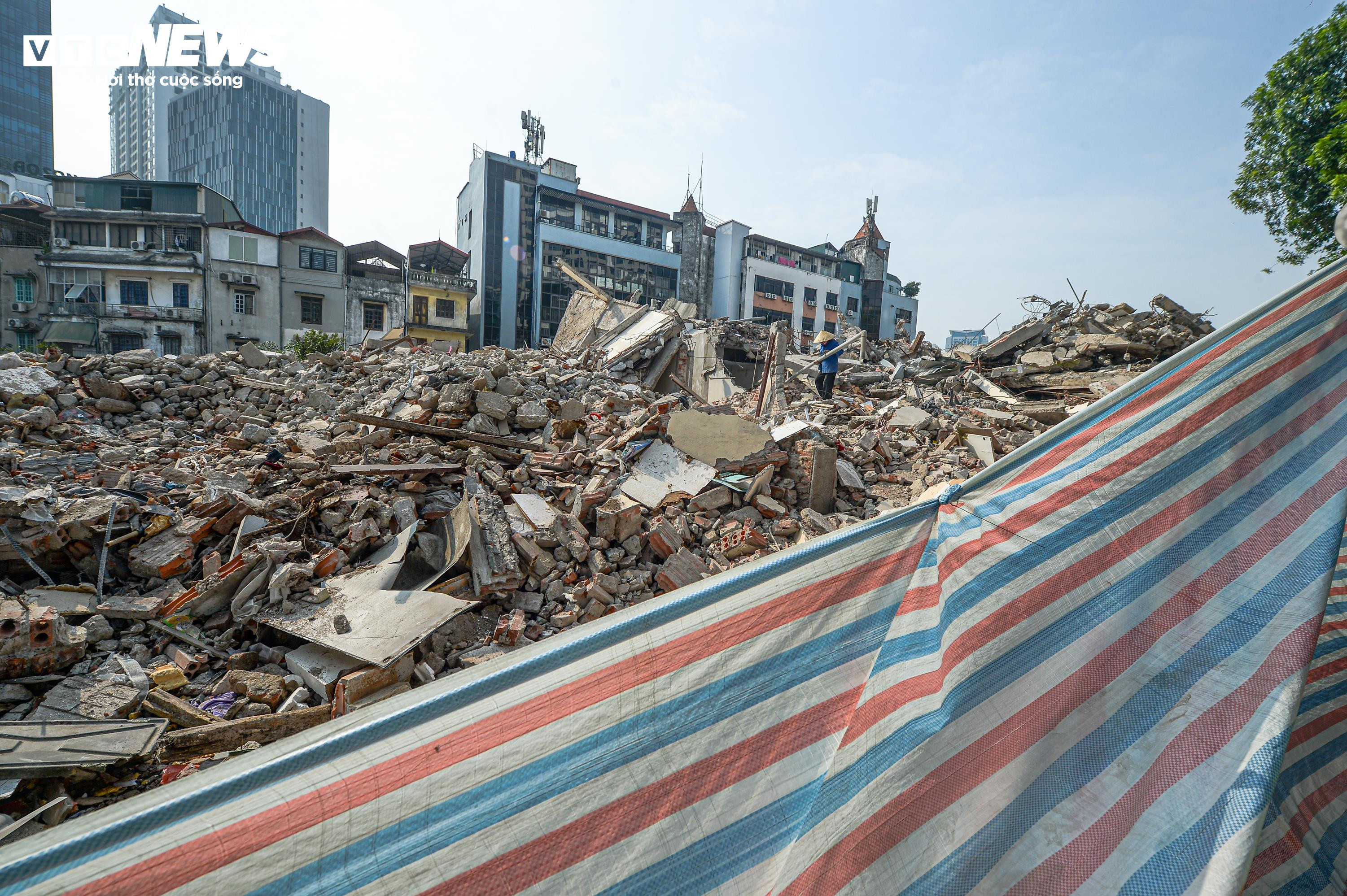 Đường 'đắt nhất hành tinh' lộ hình hài sau 20 ngày thần tốc giải phóng mặt bằng - 11