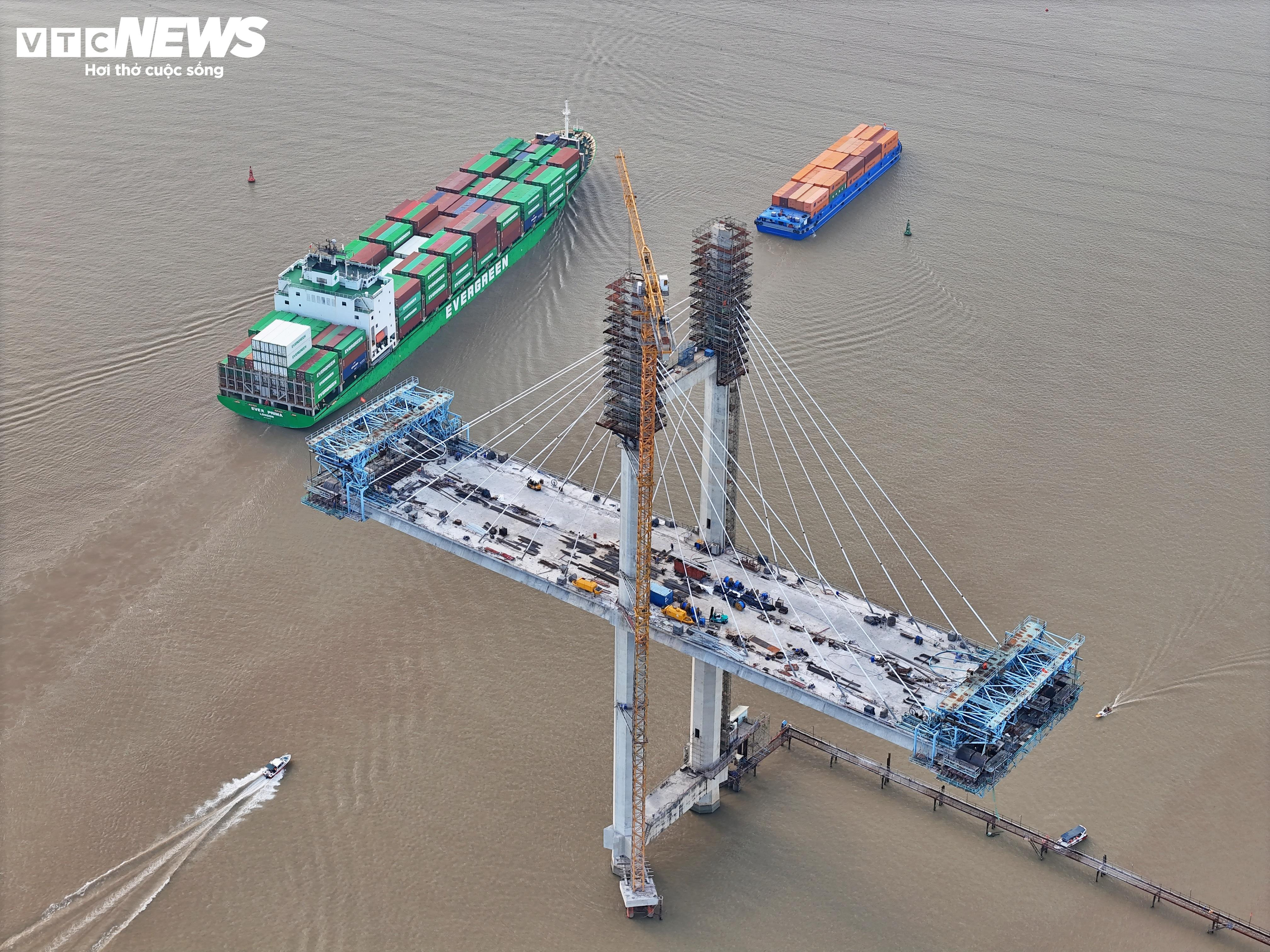 The final bottleneck on the Ben Luc - Long Thanh expressway accelerates towards completion - 2