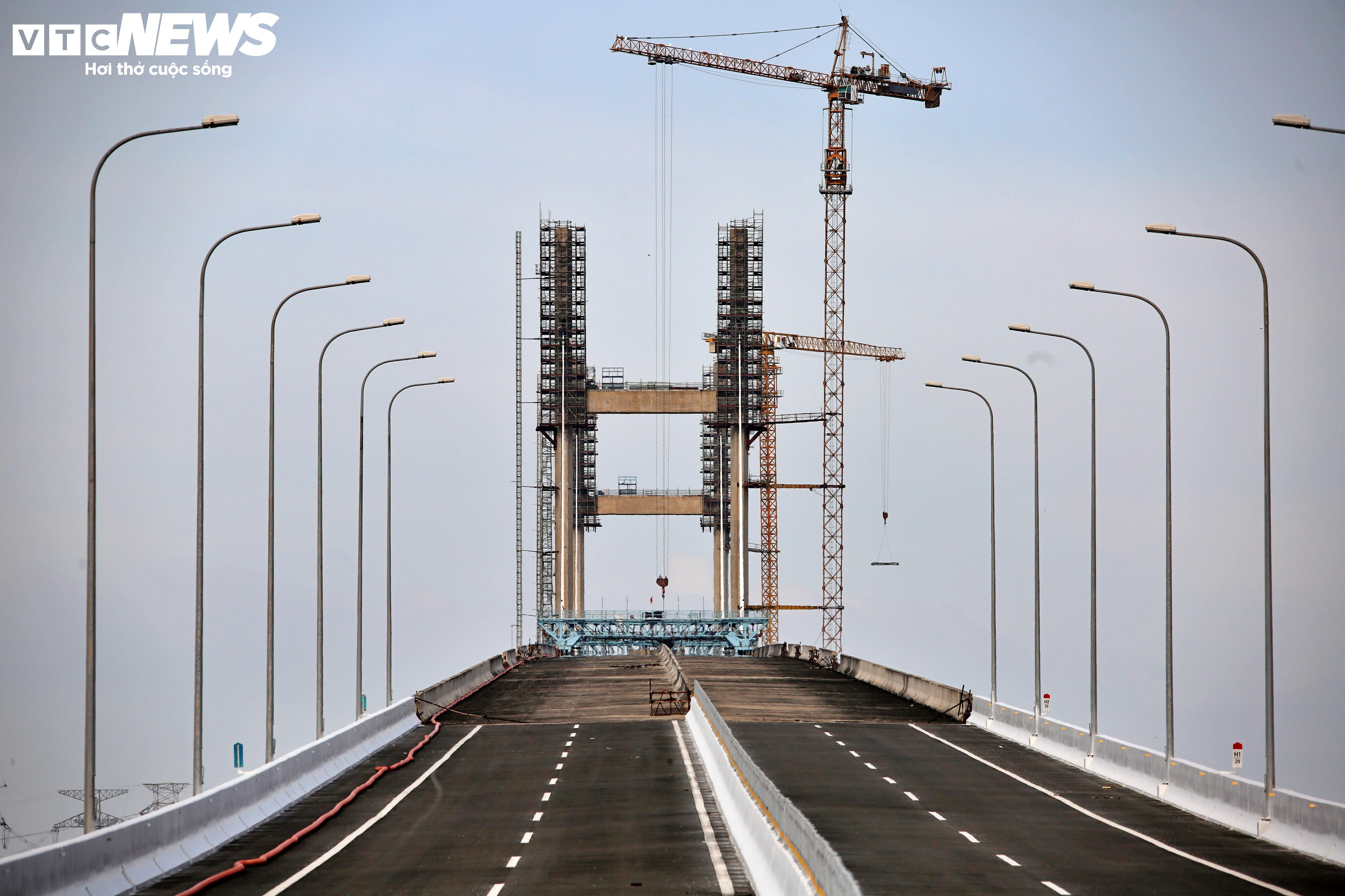 The final bottleneck on the Ben Luc - Long Thanh expressway accelerates towards completion - 7