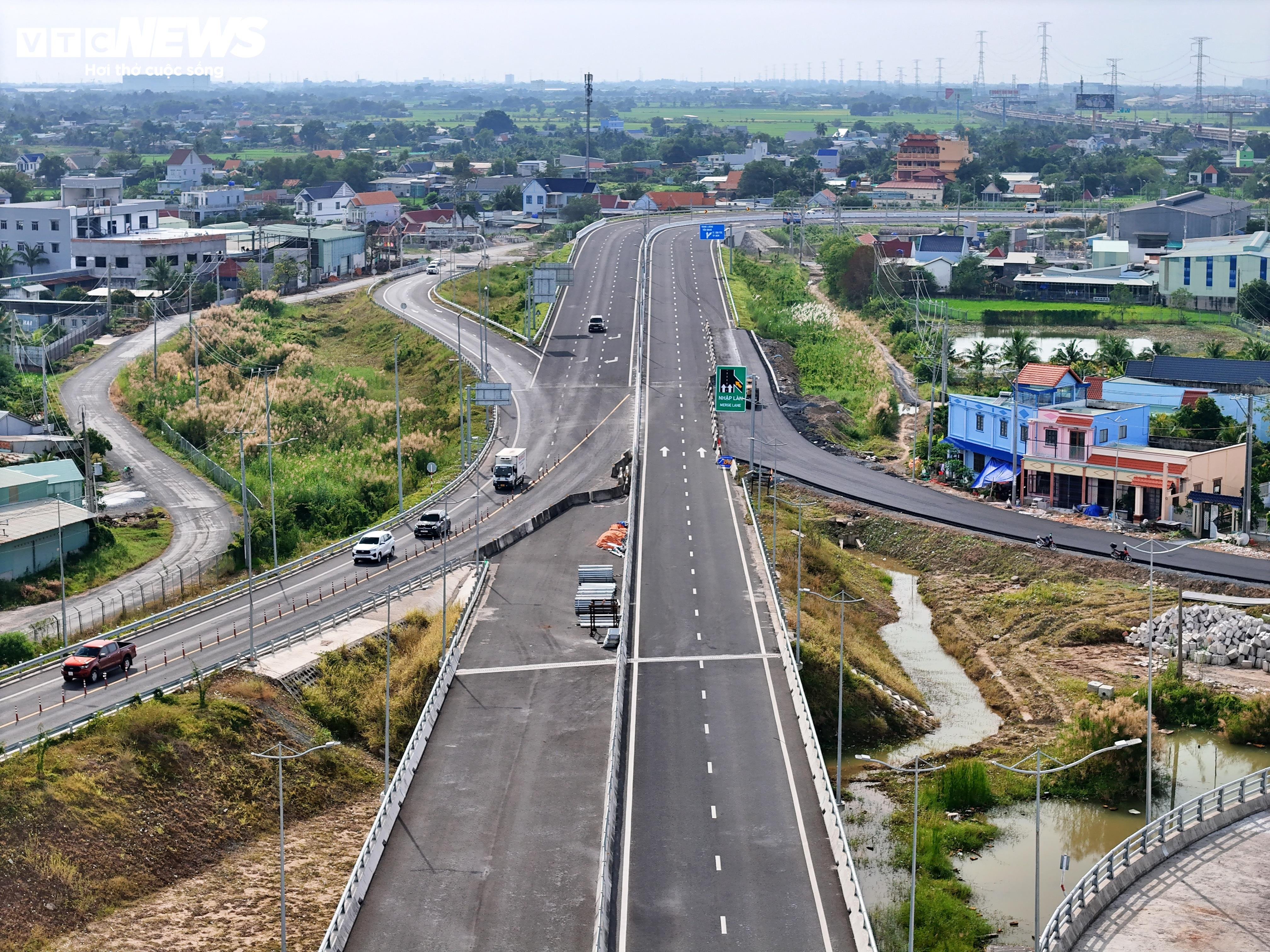 Cận cảnh siêu nút giao nối 3 cao tốc qua TP.HCM trước ngày thông xe kỹ thuật - 3