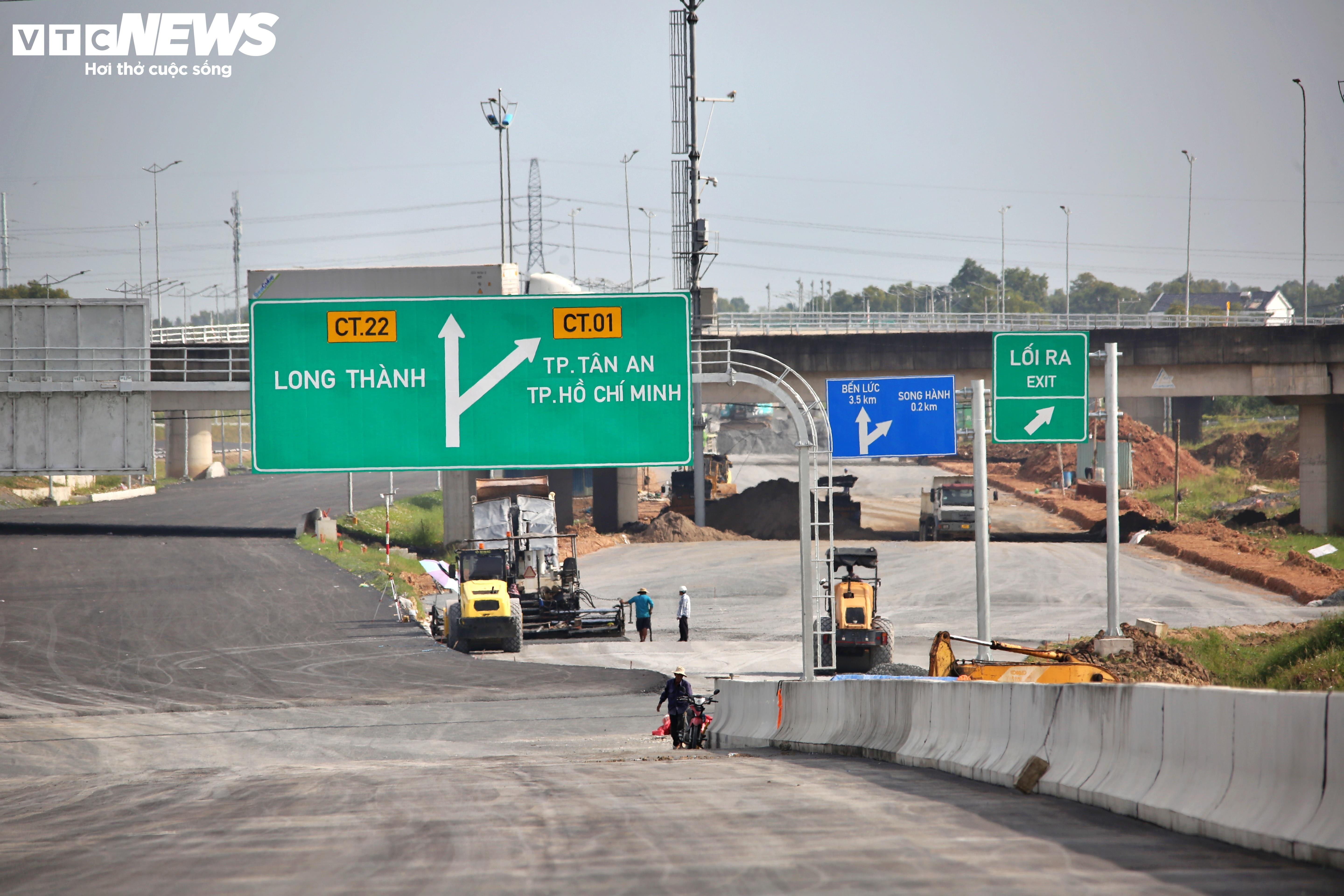 Cận cảnh siêu nút giao nối 3 cao tốc qua TP.HCM trước ngày thông xe kỹ thuật - 7