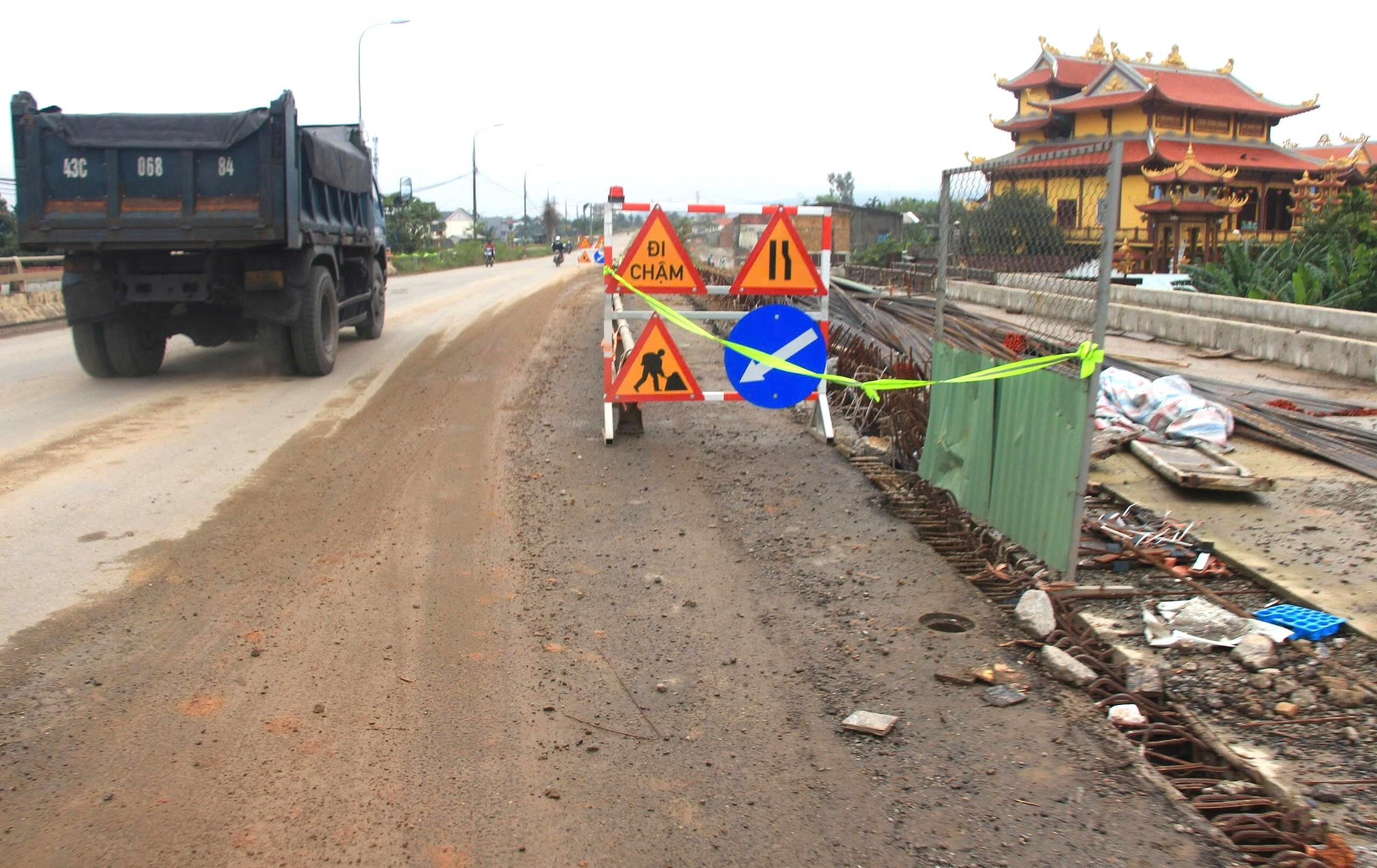 Quốc lộ 14B nát như tương, dân ngao ngán dự án cải tạo gần 780 tỷ thi công ì ạch - 5