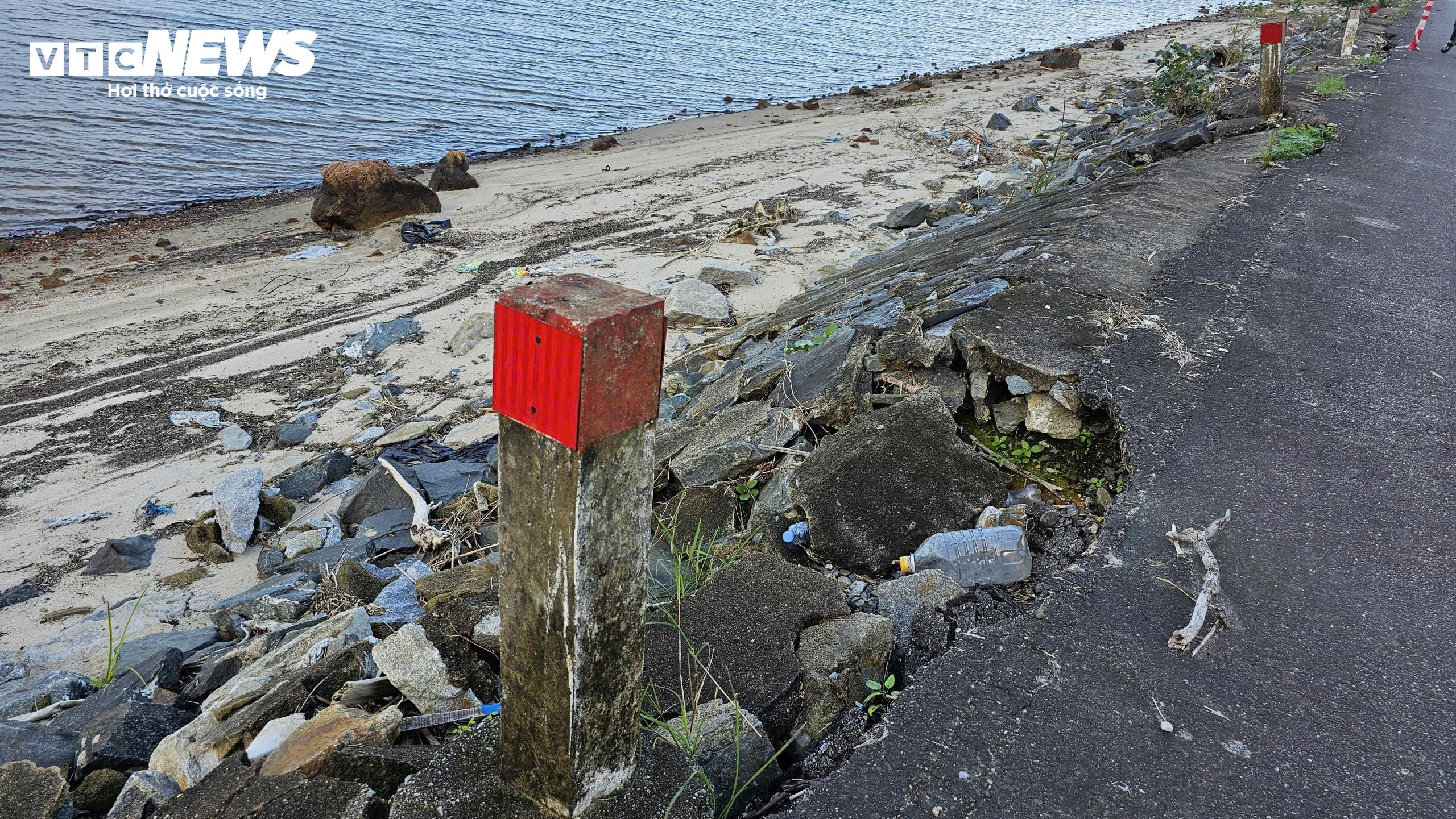 Vì sao đường du lịch ven đầm nước lợ nổi tiếng ở miền Trung sạt lở, xuống cấp? - 10