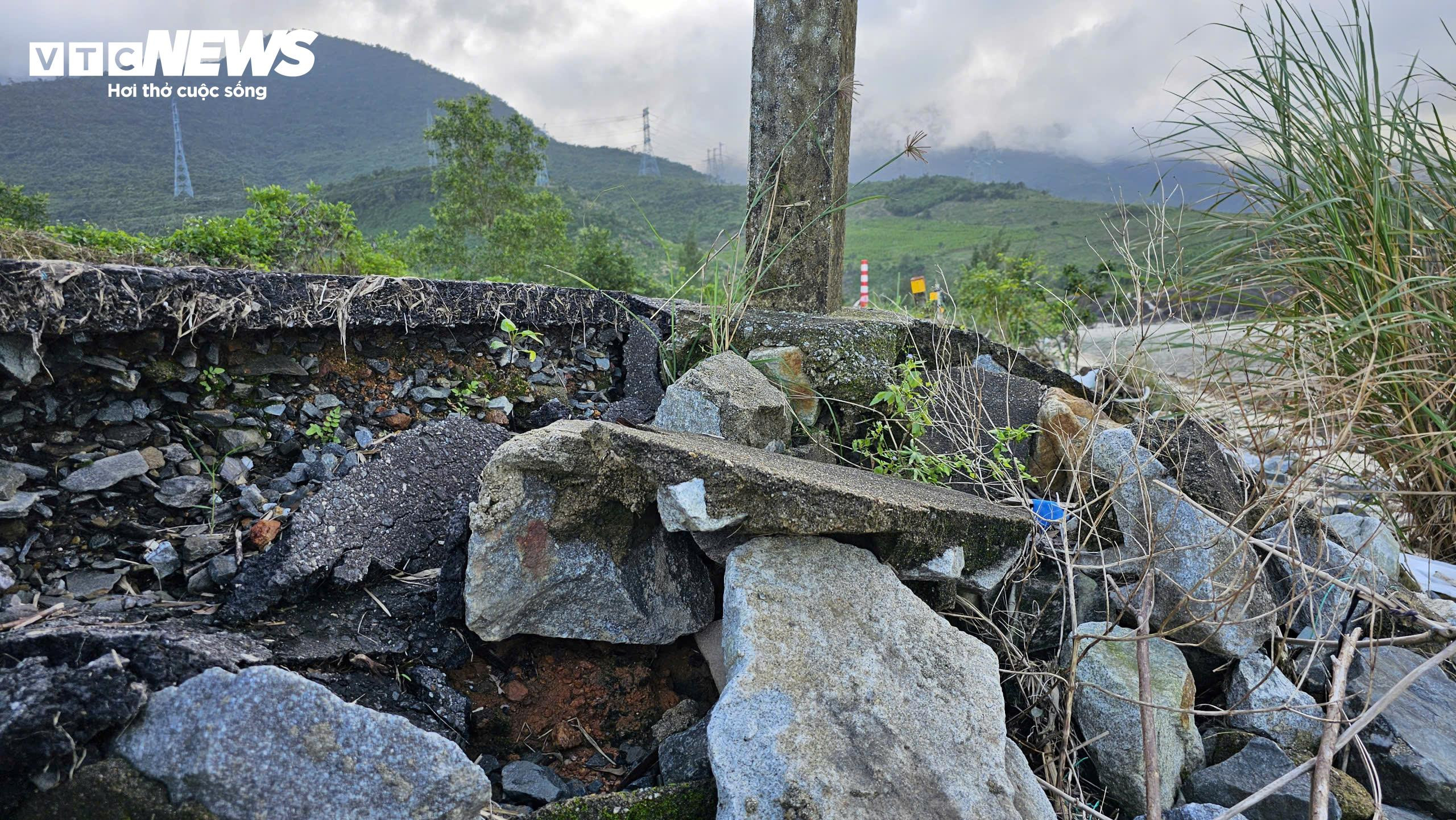 Vì sao đường du lịch ven đầm nước lợ nổi tiếng ở miền Trung sạt lở, xuống cấp? - 5