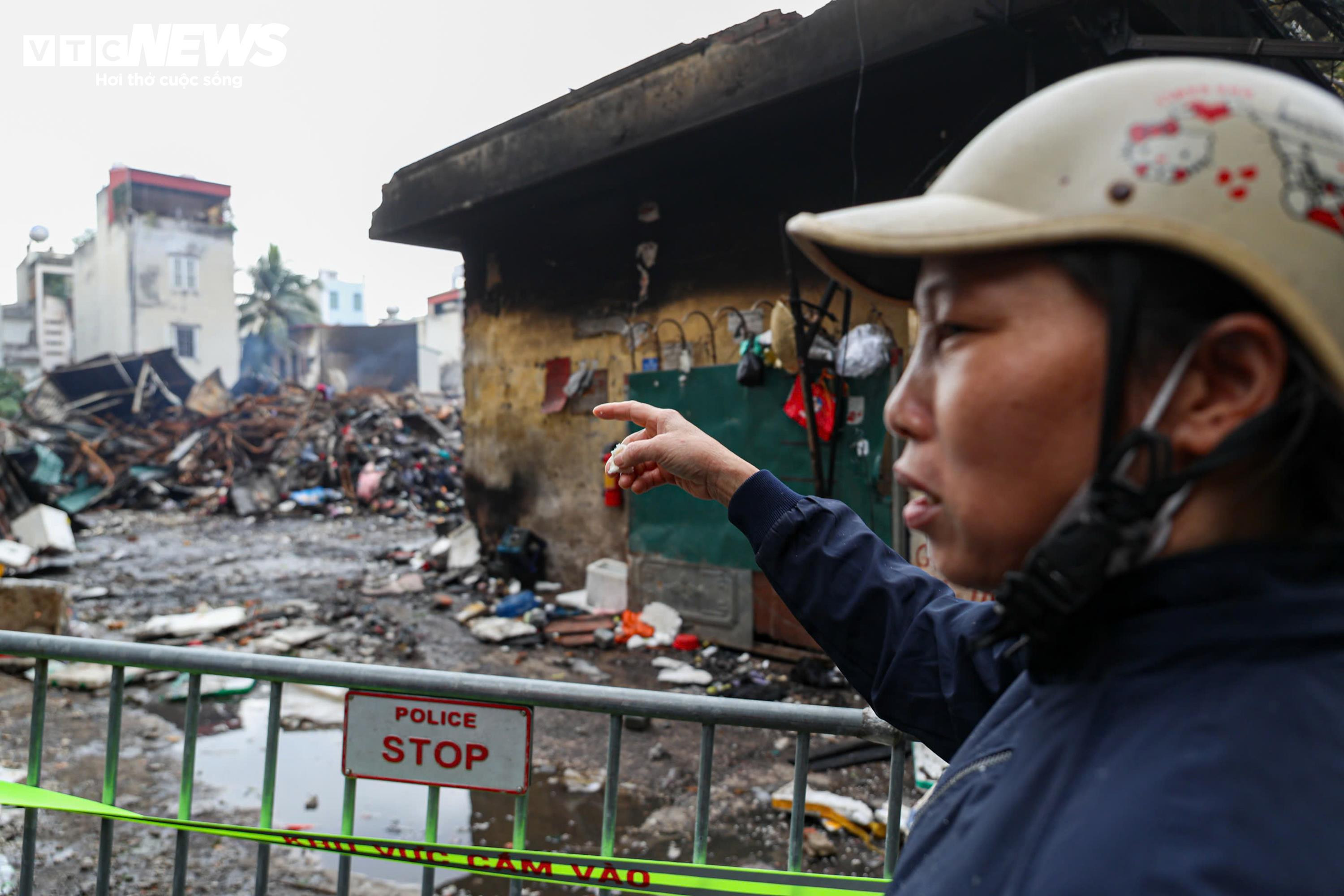 Chợ hơn 100 ki-ốt tan hoang sau hoả hoạn - 14